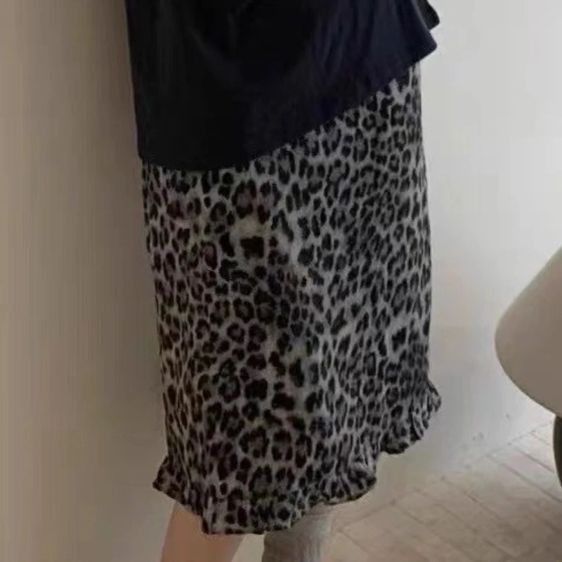 

High Waist Leopard Print Skirt