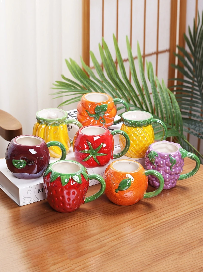 

Creative, lovely, simple and fruit-shaped cups Strawberry, grape and pineapple ceramic mugs Desktop coffee cups personality