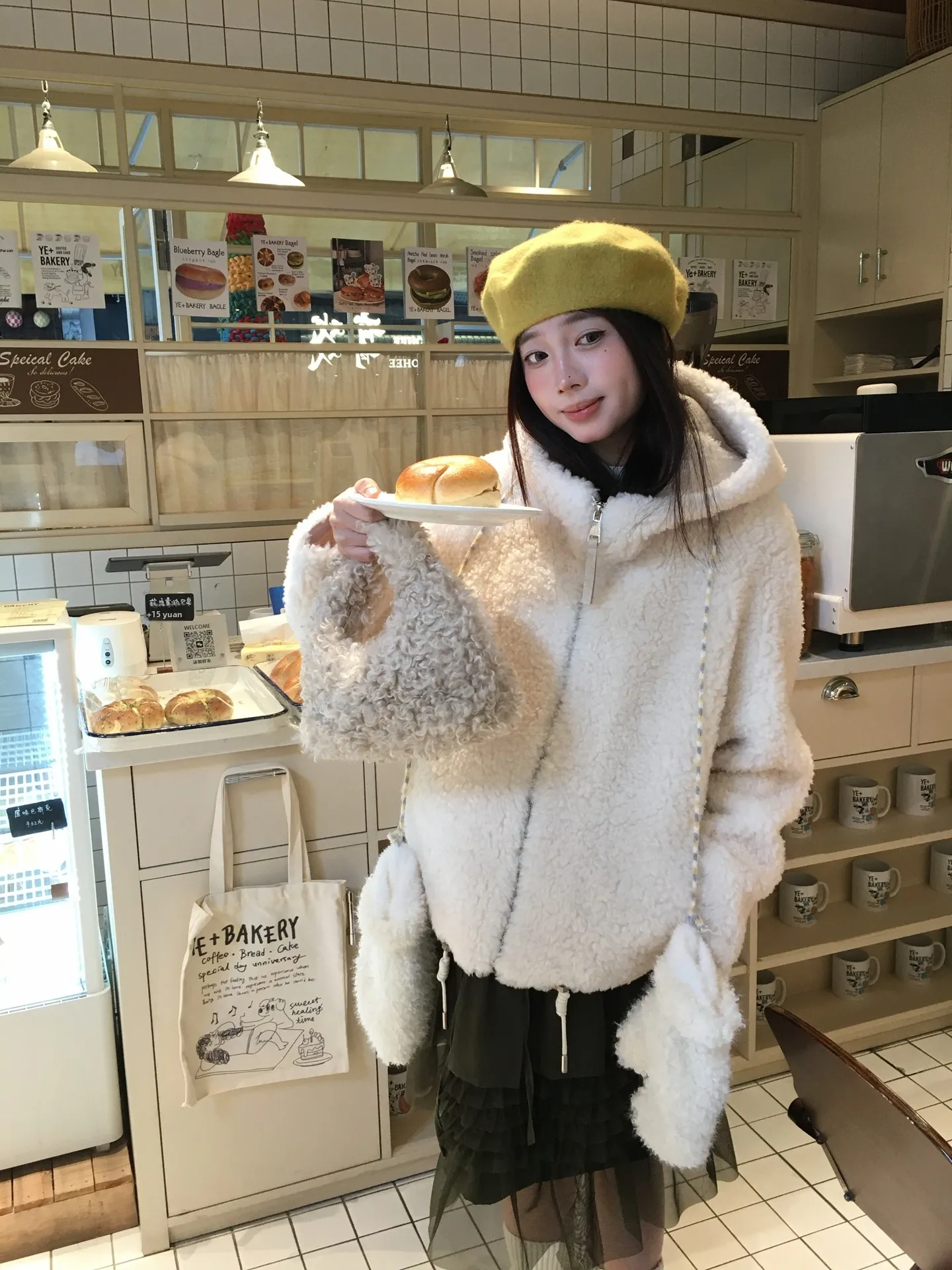 ハニーピーチガール フード付きラムファージャケット レディース 2025秋冬新作 スレアリングコート レザーファー カジュアル ルーズフィット