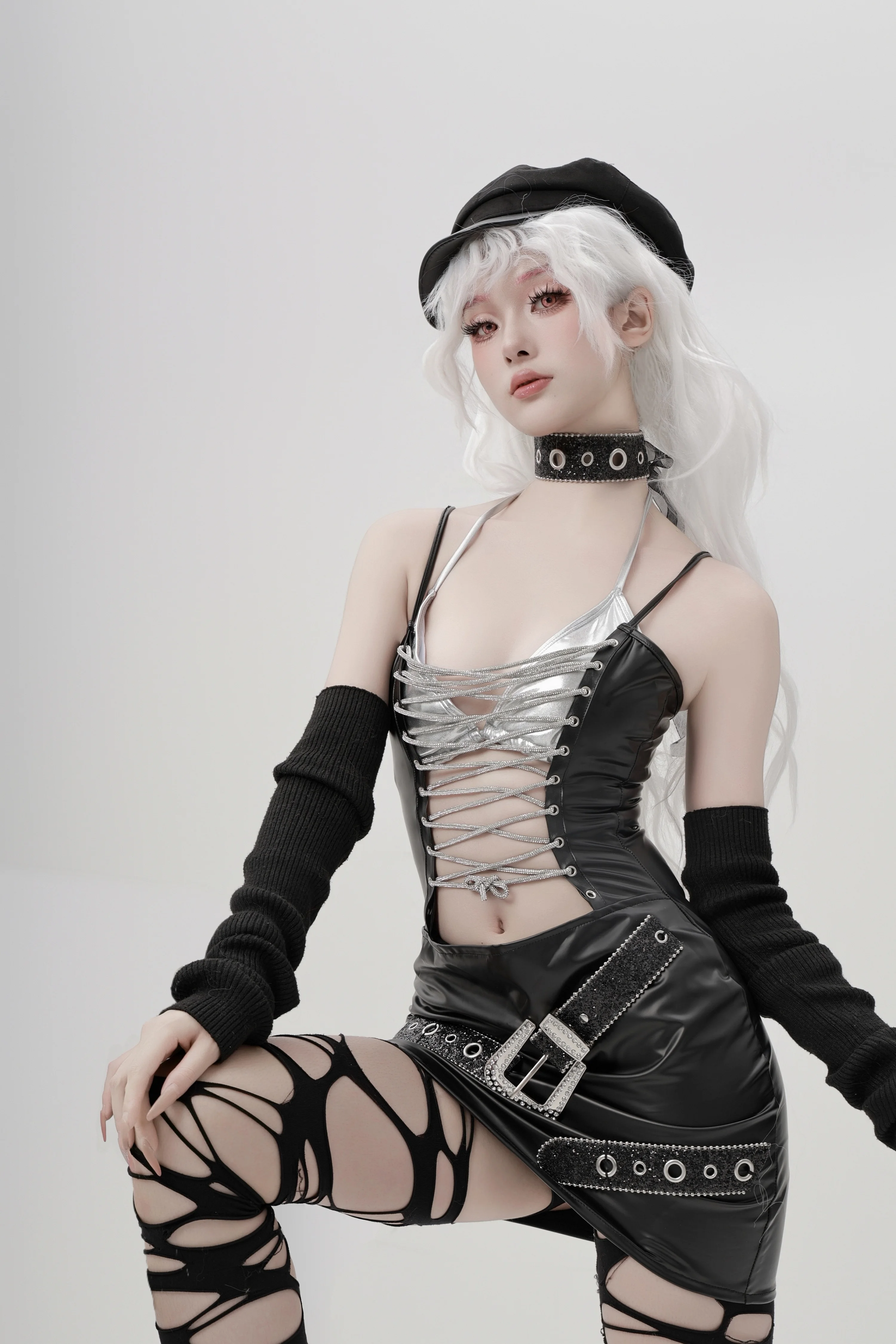 

Оригинальный дизайн, субкультура Y2k, готическое сексуальное клубное платье на шнуровке с бриллиантами, популярное мини-платье с тонким поясом для девочек и открытой спиной