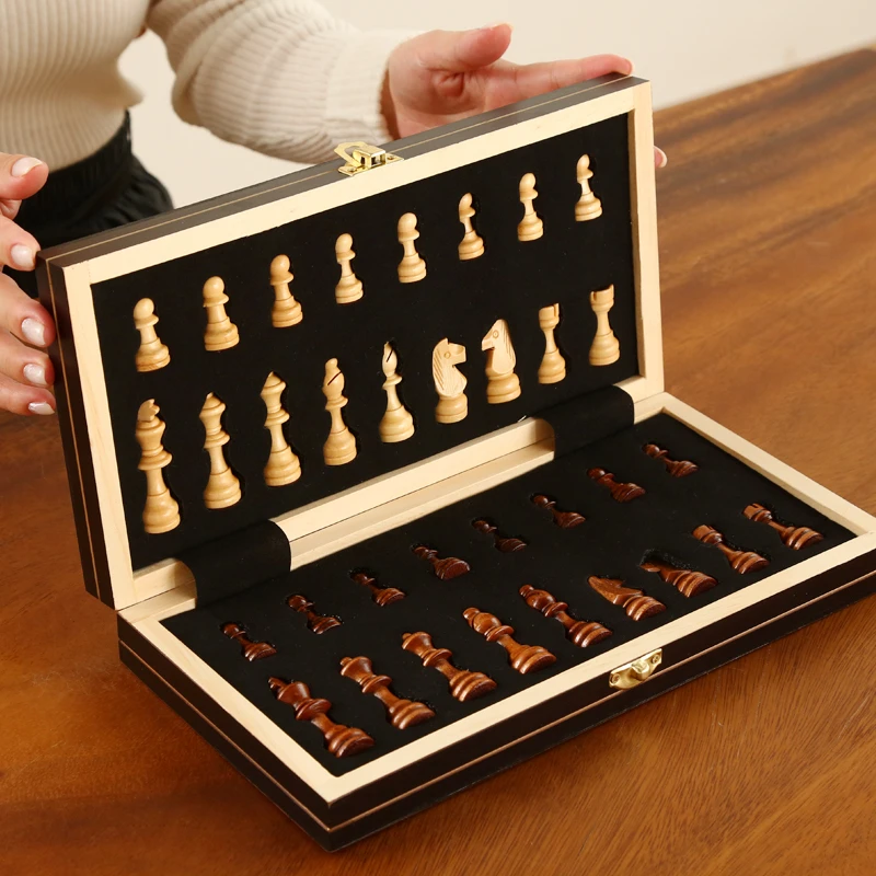 Retro 4 Queens Wooden Chess Set Wooden Chess Pieces Foldable 24/29/34/39 Wooden Chessboard Chess Table Board Game