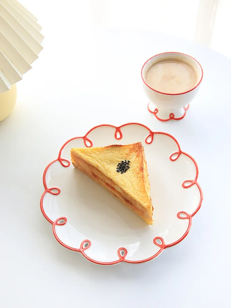 Retro Hollow Ceramic Plate Cute Girl Heart Red Lace Breakfast Dessert Cake Plate French Style round Shape Adult  Style