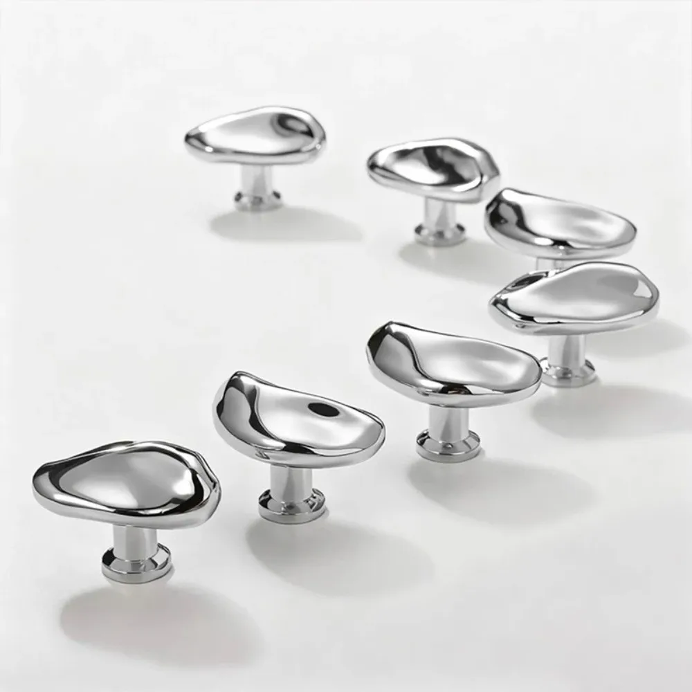 Solid Vintage Furniture Handles Nordic Style Alloy Wardrobe Handles Single Hole Dresser Hardware