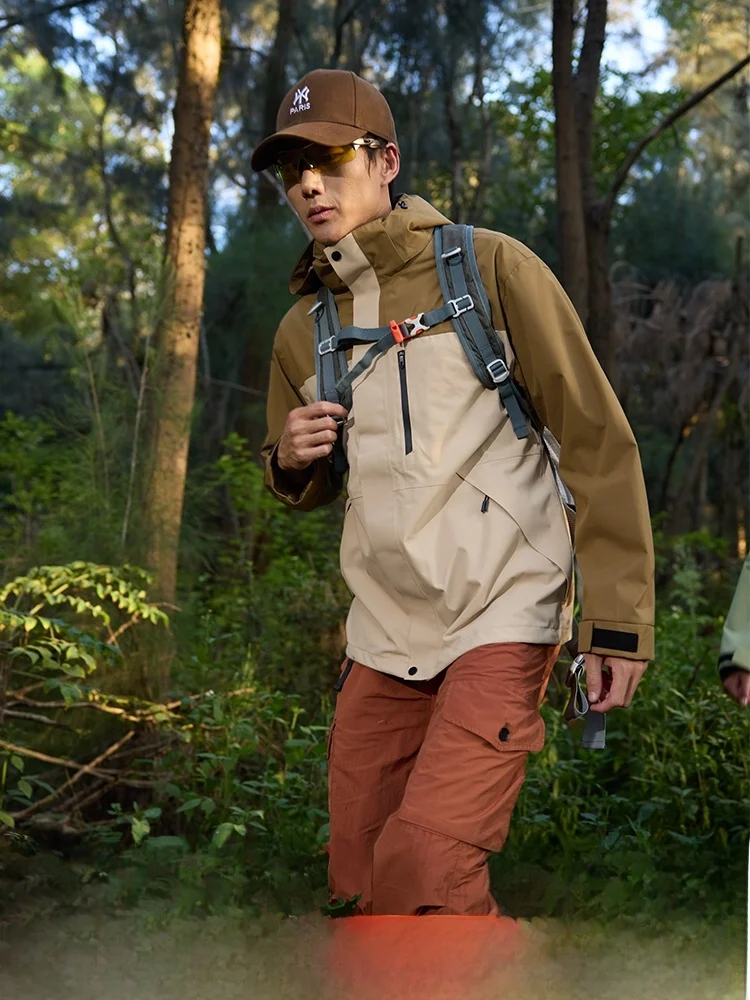 

Detachable Outdoor Waterproof Tee-in-One Jaet for Men And Women Stand Fit Youth Outerwear Windproof Zipper Closure