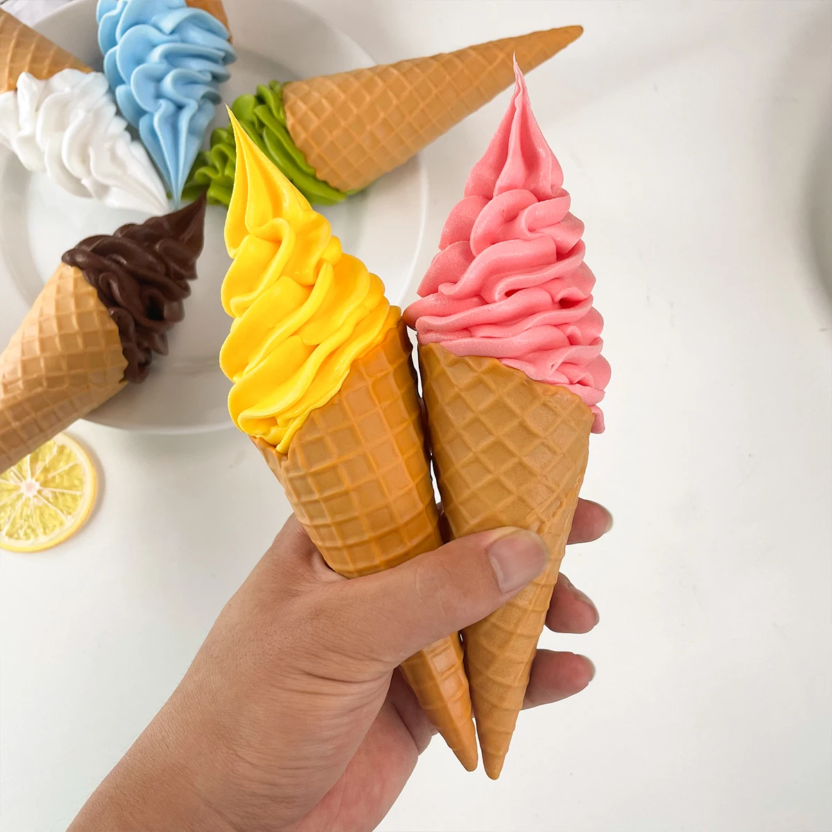 5/10 Stück Künstliche Waffel-Eiscreme-Waffeln – Realistische Simulations-Lebensmittel-Requisite für Bäckerei-Displays, Küchendekoration & Lebensmittelfotografie – Detail 9