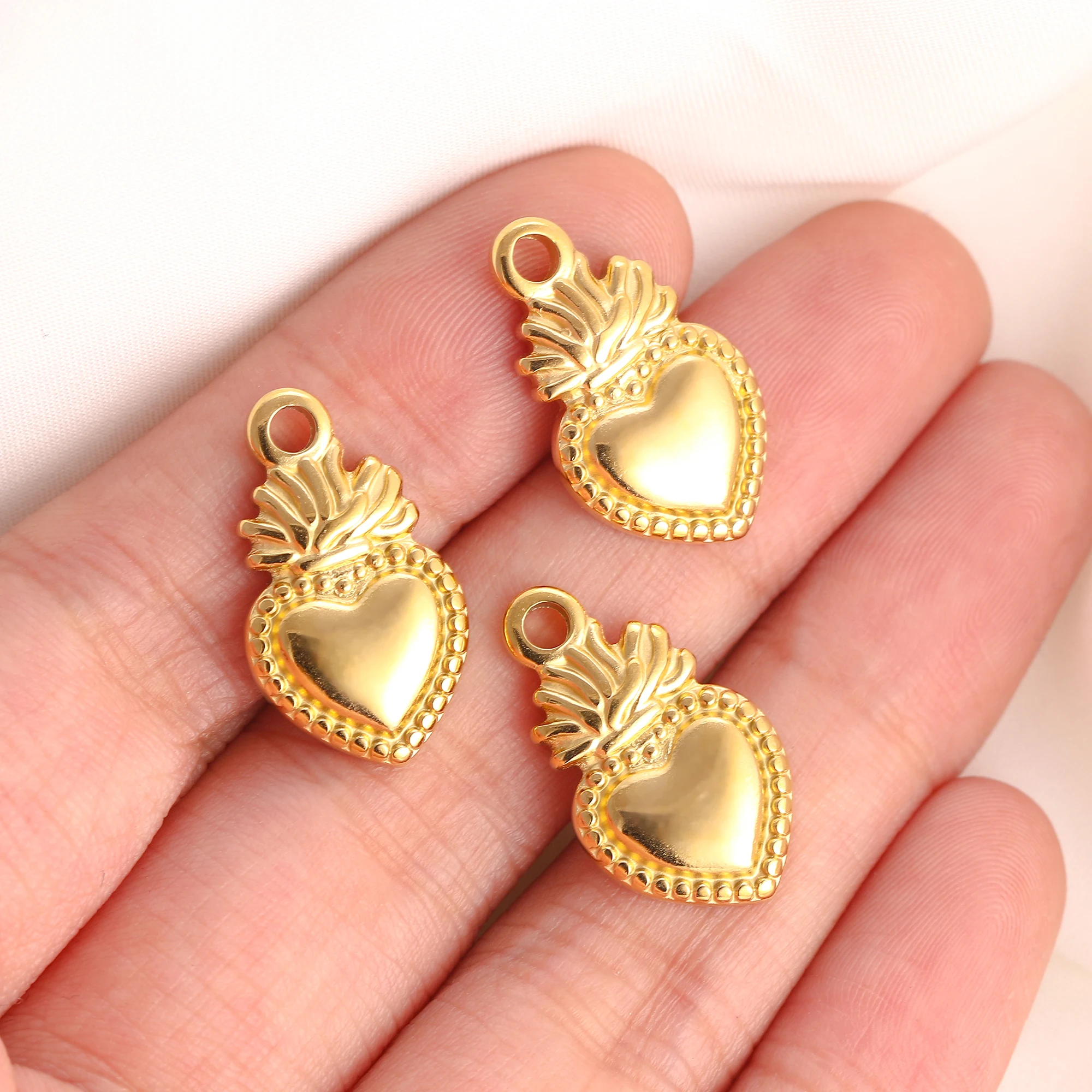 3Pcs/Lot Sweet Flame Heart Pendants Stainless Steel Sacred Heart Charms Religious Christian DIY Necklace Earring Jewelry Making