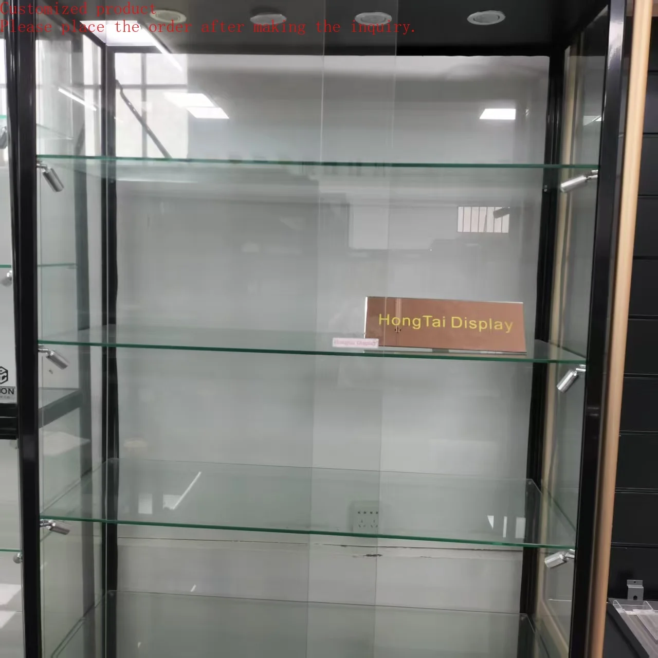 

Custom.Adjustable Shelf Glass Square Aluminum Frame With Spot Light and Down Light Luxury Shopping Mall Display for High Showcas