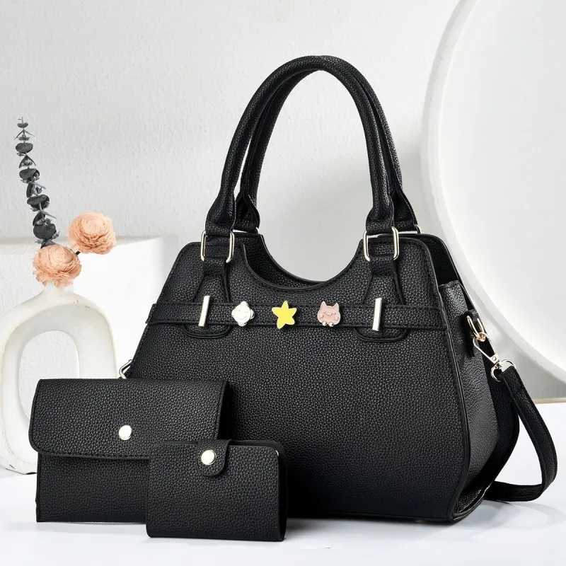 

Luxury Paris Style Diaper Bag For Women Designer Leather Crossbody Bag Elegant Large Capacity Fashionable Vintage Messenger