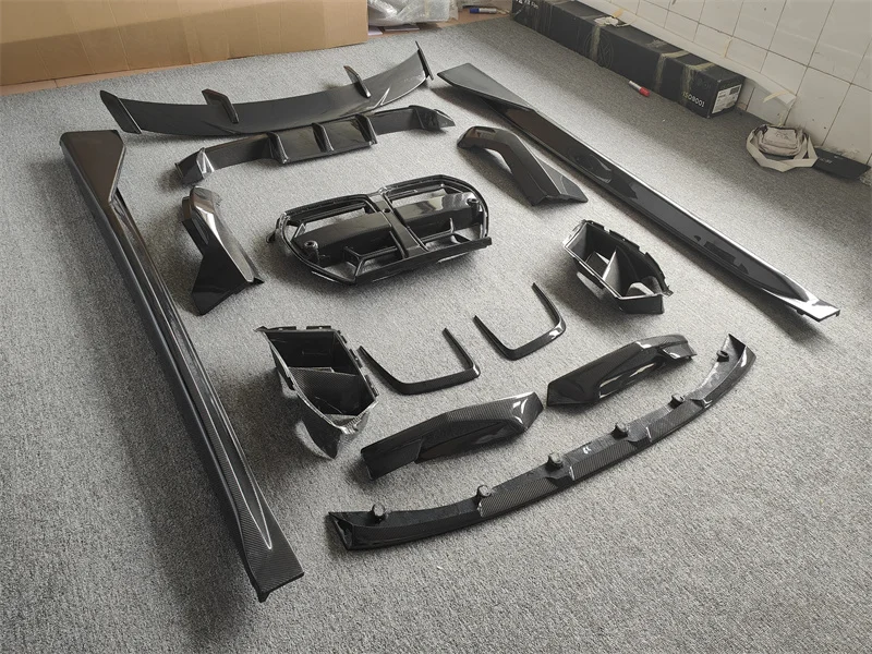 

For B M3 M4 G80 G82 modification MP style carbon fiber body kit front bumper edge side skirts rear diffuser rear spoiler