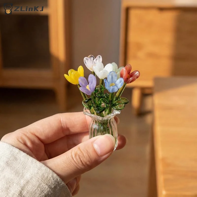 ▶ Miniatur-Glasblumen, lebensechte Simulationsblumen, handgefertigte Blumenskulptur, Blumenstrauß mit Vase, dekoratives Modell für Puppenhäuser