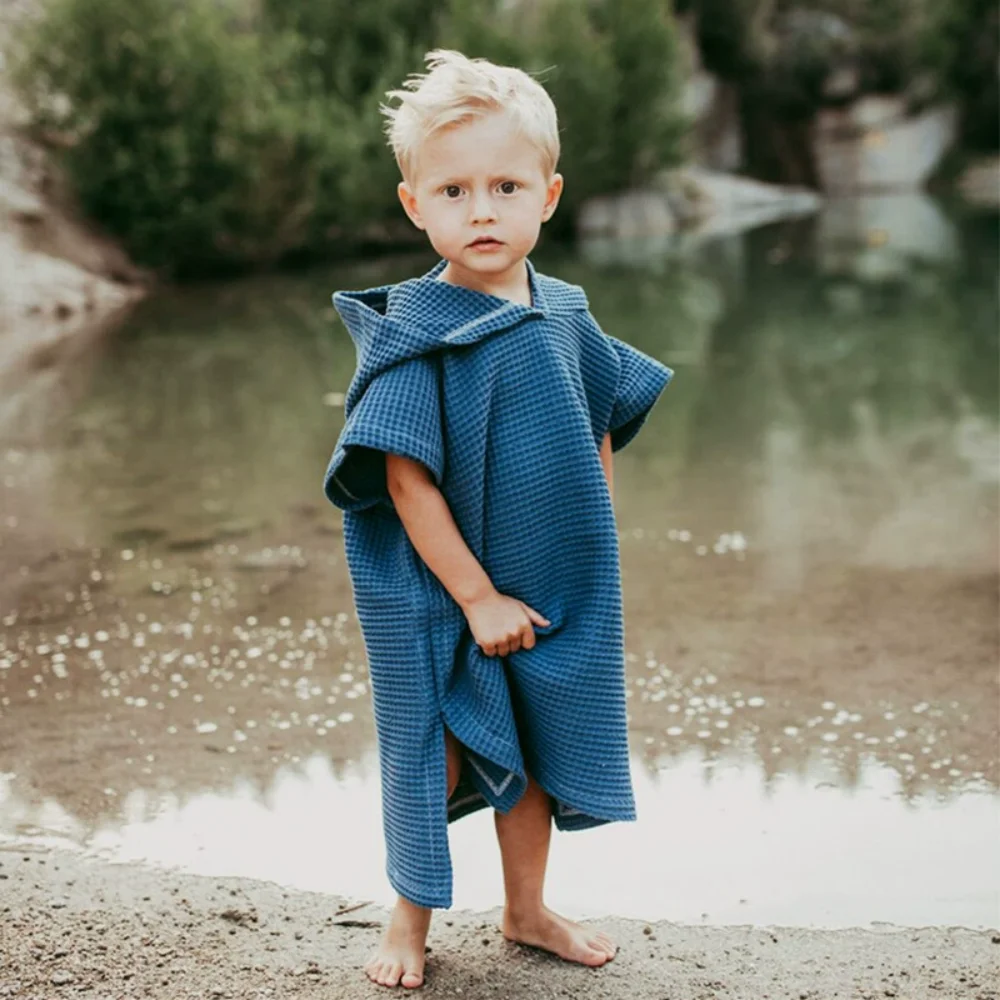 2 stücke Kinder Mit Kapuze Poncho Handtuch Waffel Strand Handtuch Poncho Einfarbig Mit Kapuze Vertuschung Nach Bad Schnell Trocknend Für Strand schwimmen Bad – Detail 4