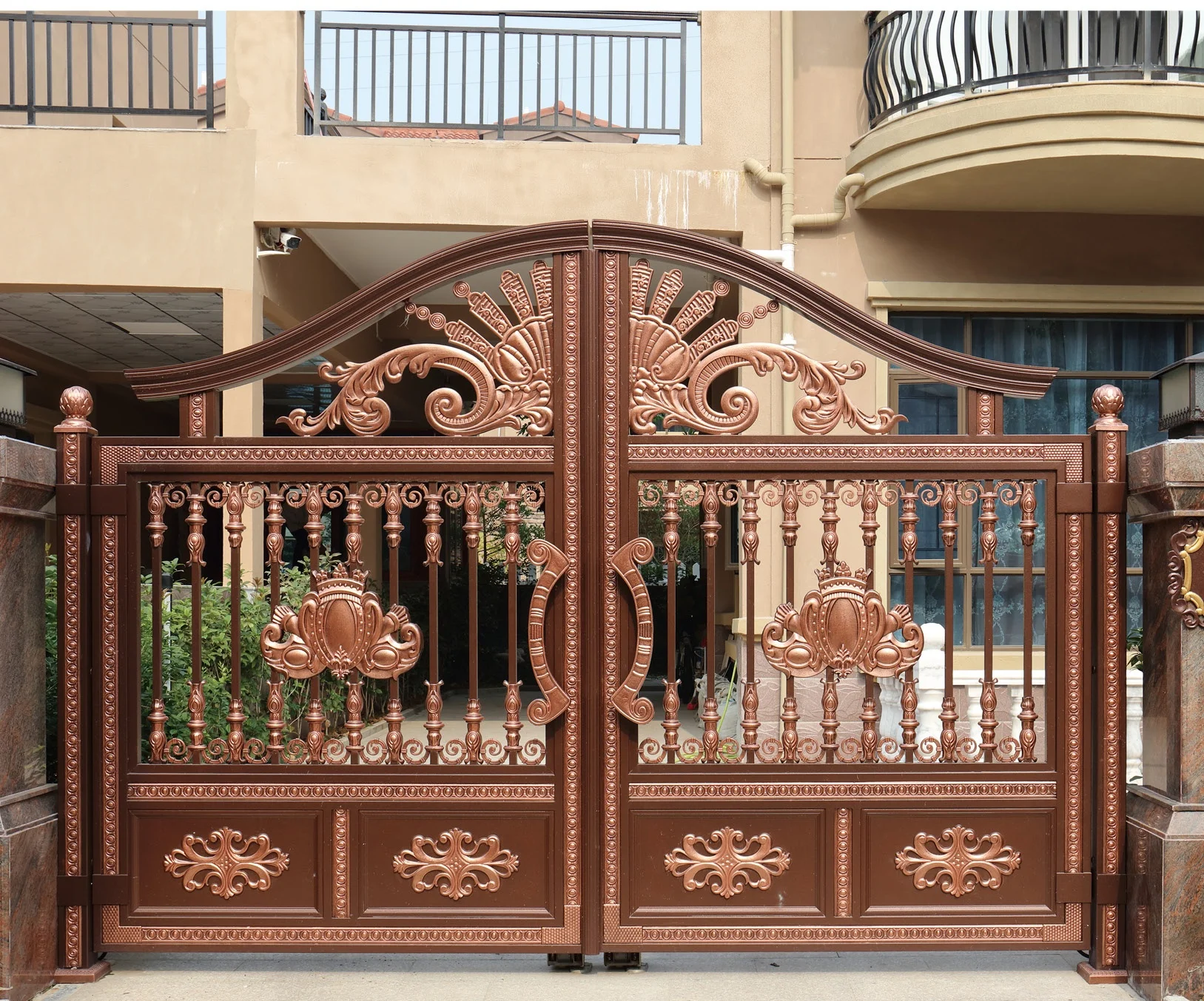 Luxury Iron Gate China Aluminum Gate Driveway Gate