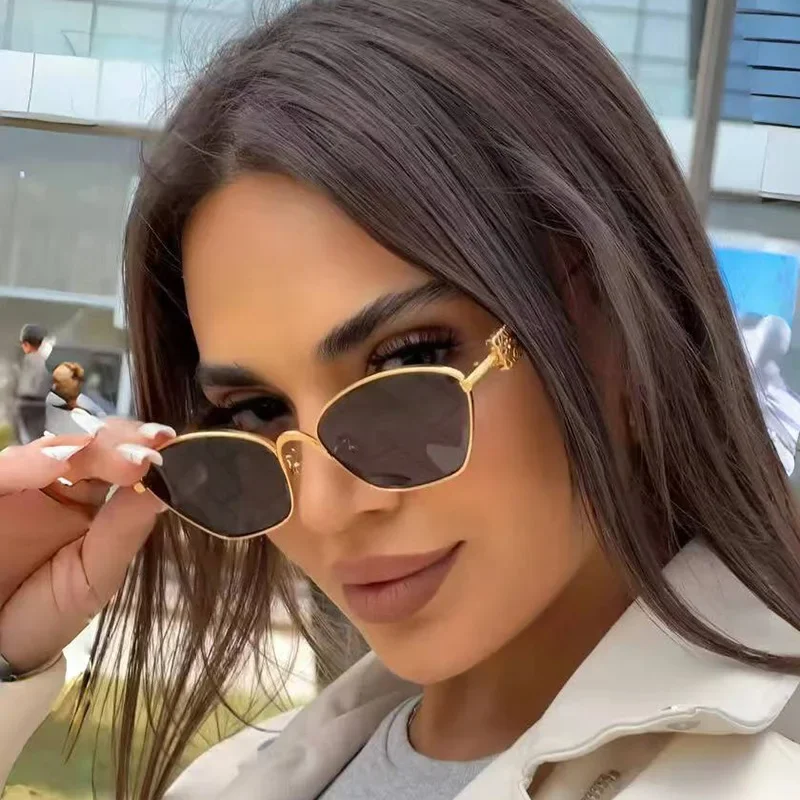 2025 Lunettes de soleil élégantes et premium pour femme pour la protection solaire - Monture en métal doré avec lentille dégradée