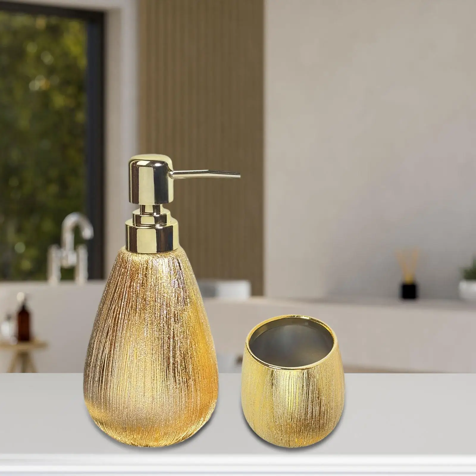 

2Pcs Bathroom Accessory Set Rinse Cup Multifunctional Portable Ceramic Stylish Lotion Dispenser with Tray for Restaurants