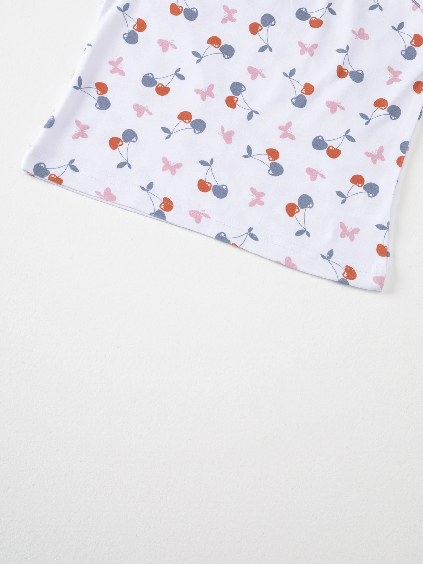 4-teiliges Set süßer und niedlicher bedruckter Camisole-Westen für Mädchen für alle Jahreszeiten, bequeme Unterweste, ärmelloses Oberteil für Kinder. – Detail 25