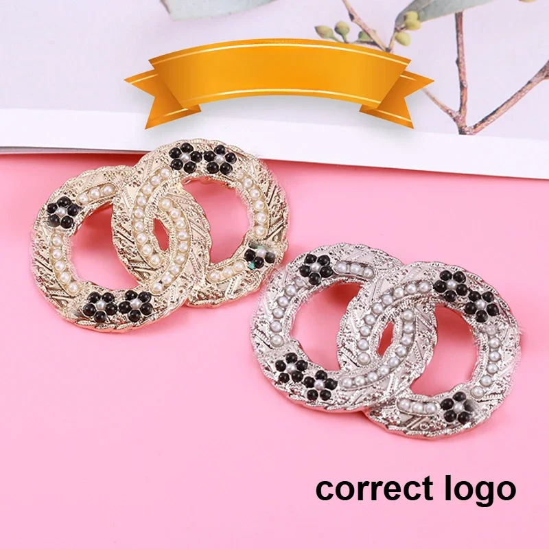 مزدوج C بروش لؤلؤة الأوروبية والأمريكية ليتل شانيل نمط البدلة سترة دبوس التبعي