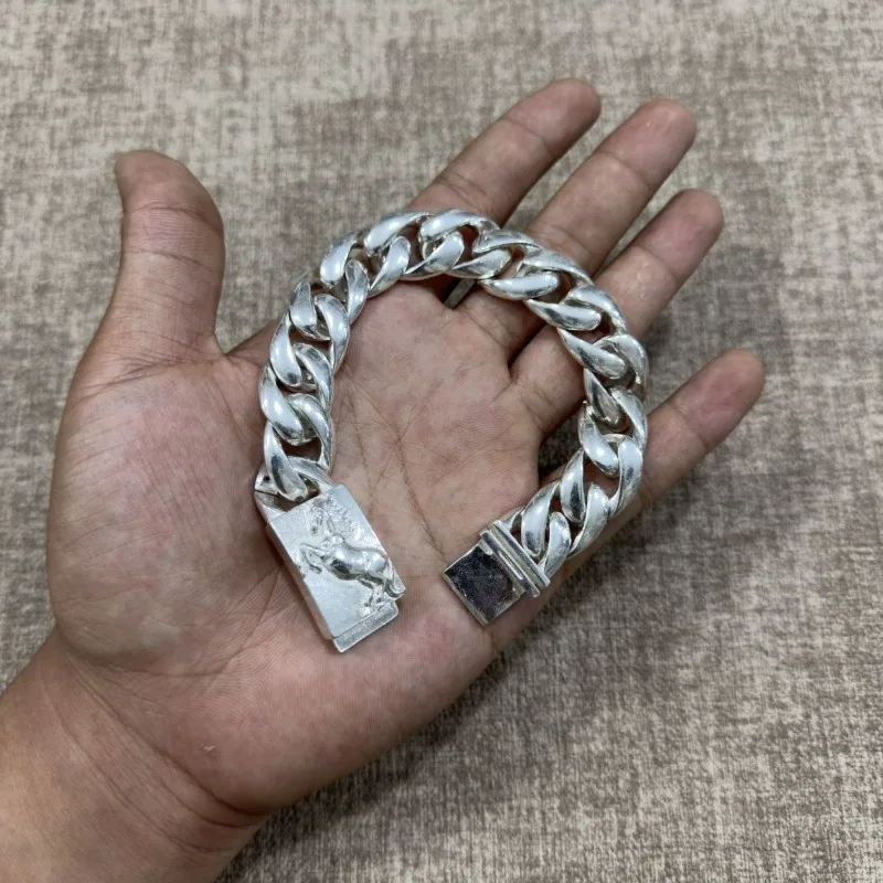 

Men’s Retro Cuban Link Bracelet, Horse Embossed Design, Chinese Hip‑Hop Style, Trendy Bold Versatile Wrist Jewelry