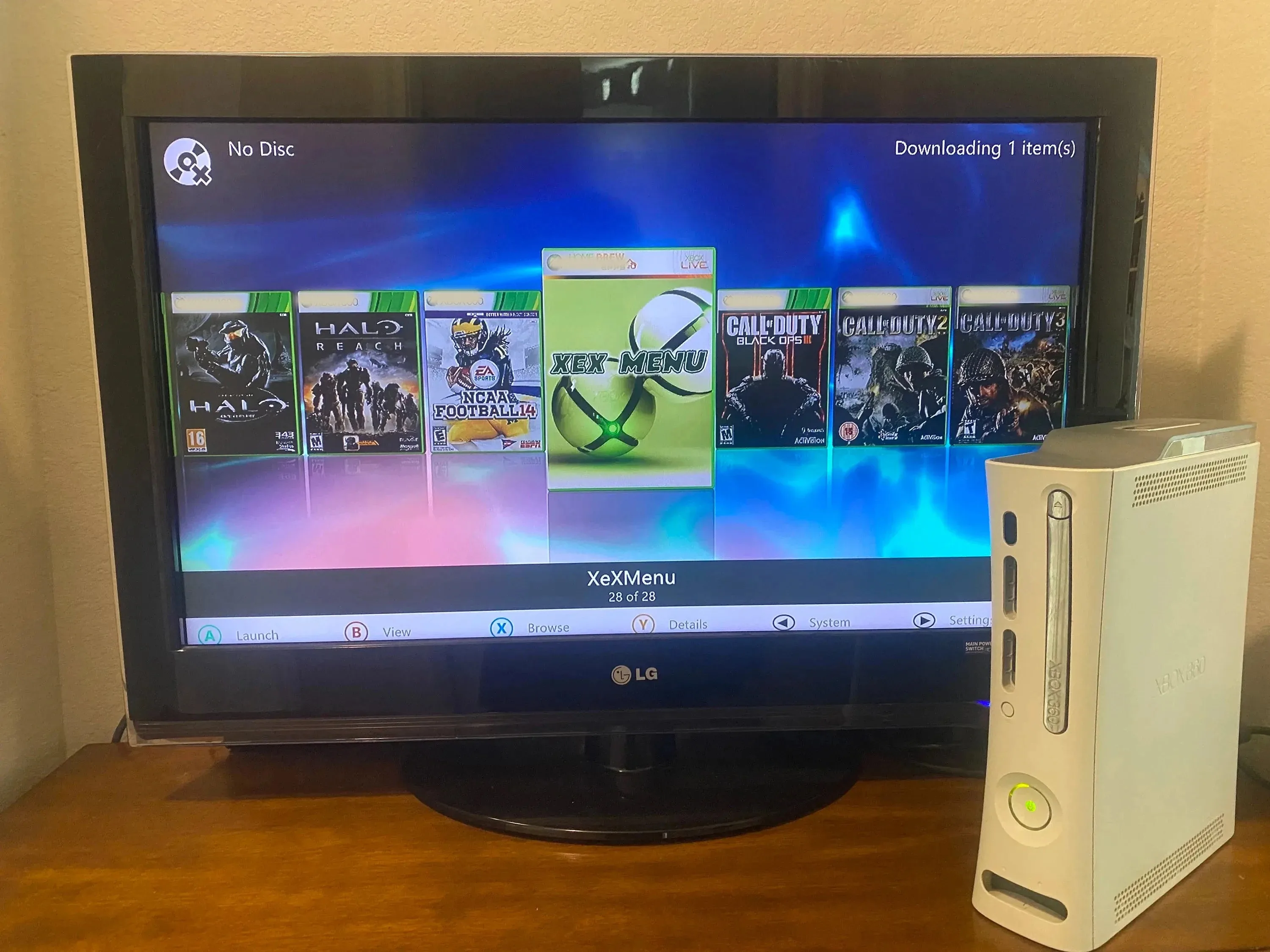 console-di-gioco-modificata-rgh-xbox-360-integrata-nel-sistema-aurora-di-giochi-hacked-hdd