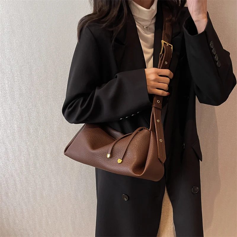 LEFTSIDE Bucket Bags for Women 2023 Winter Trend Vintage Designer Leather Zipper Crossoby Handbags and Purses