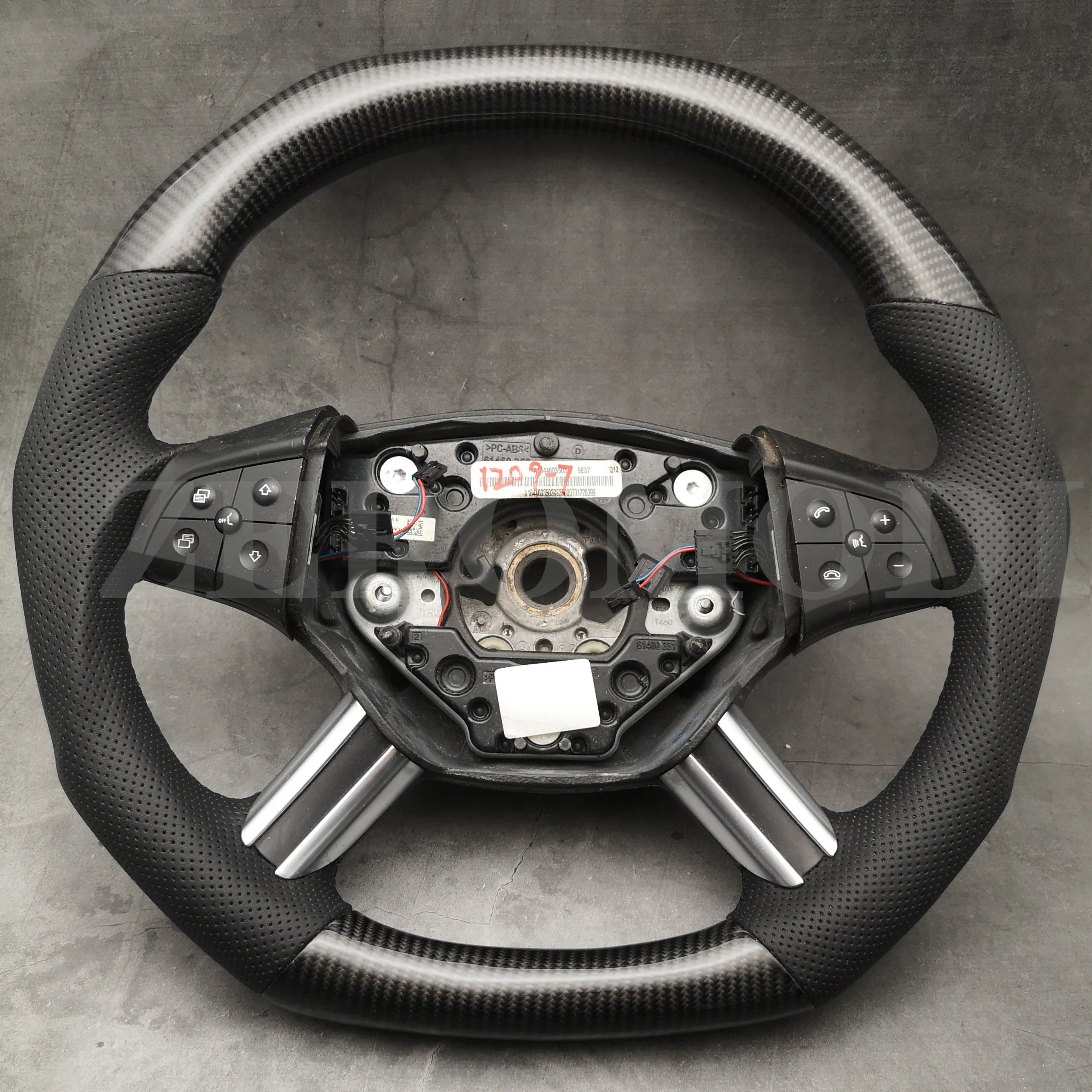 Customize Carbon Fiber Steering Wheel For Mercedes Benz W164 W245 W251 ML GL B R Class 300 350 400 2006 2007 2008 2009