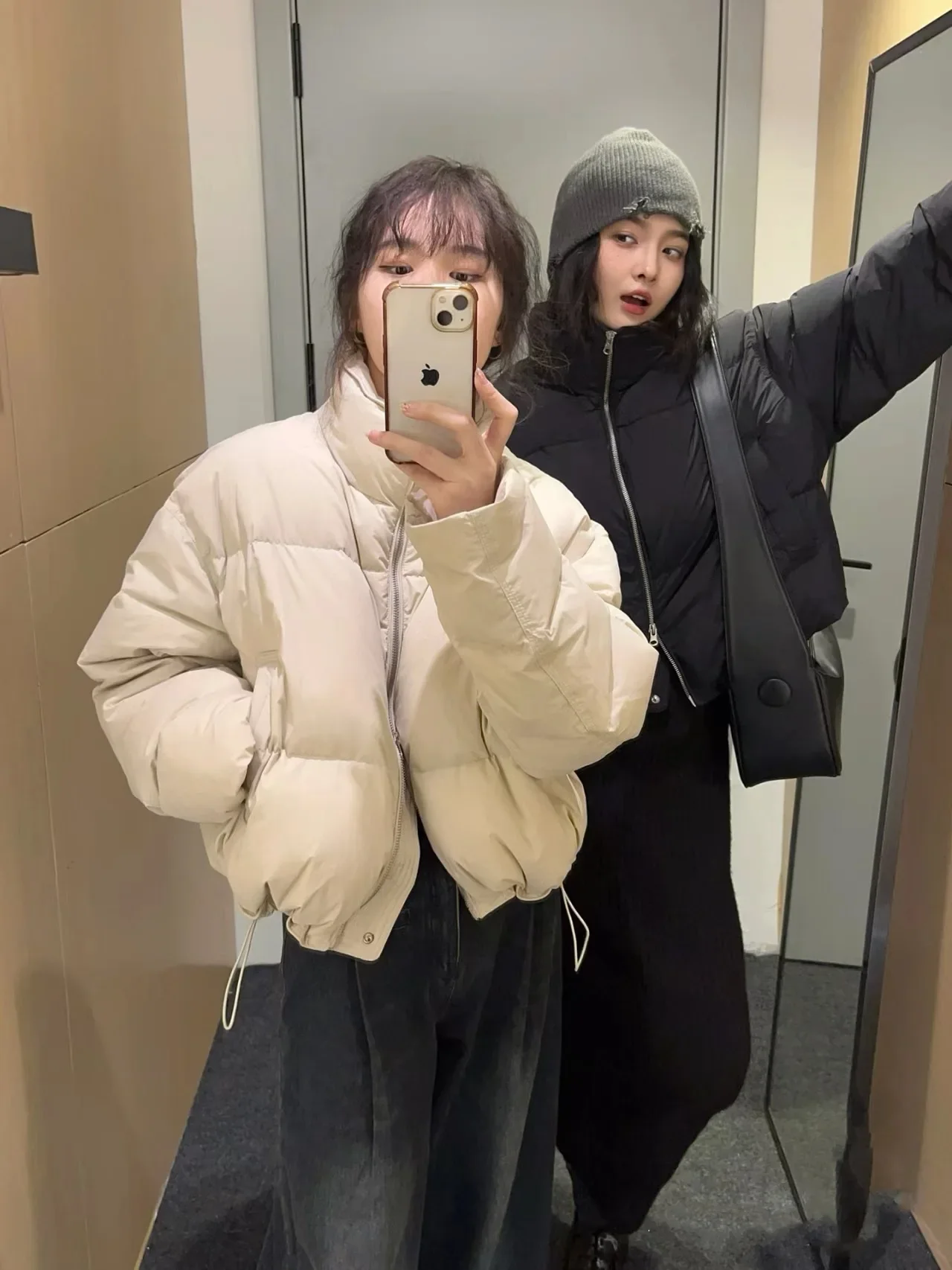 Winter New White Duck Down Coat Women's Short Bread Coat Loose and Thick Warm Down Coat