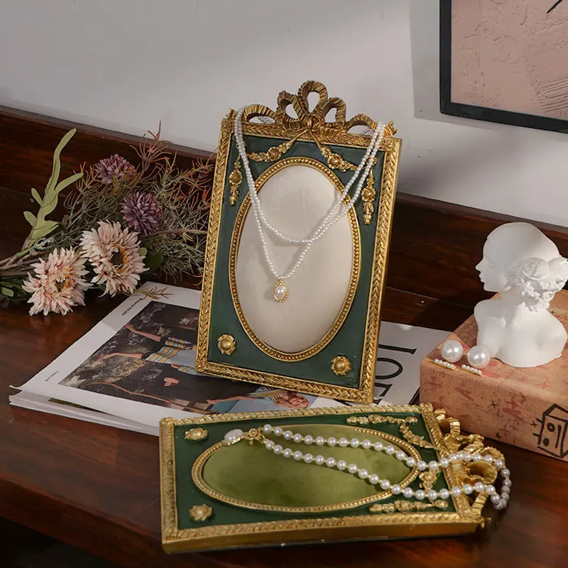 

Retro Frame Jewelry Display Racks Necklace Earrings Decorative Ornaments Display Props for Jewelry store 22x14cm