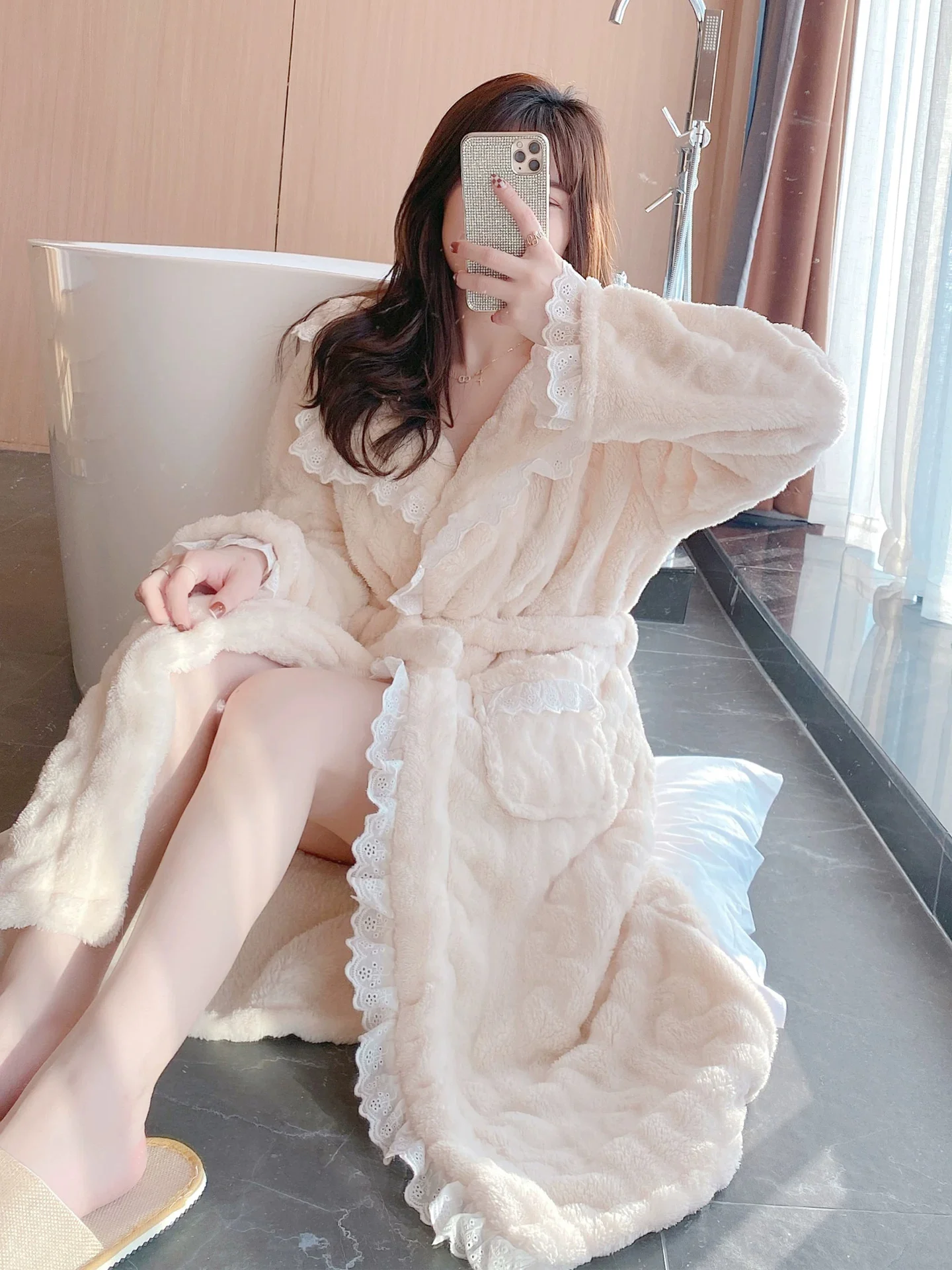 thickened-fleece-coral-velvet-robe-women's-sexy-pure-desire-lace-trim-long-home-clothes-bath-robe-autumn-winter-home-leisure