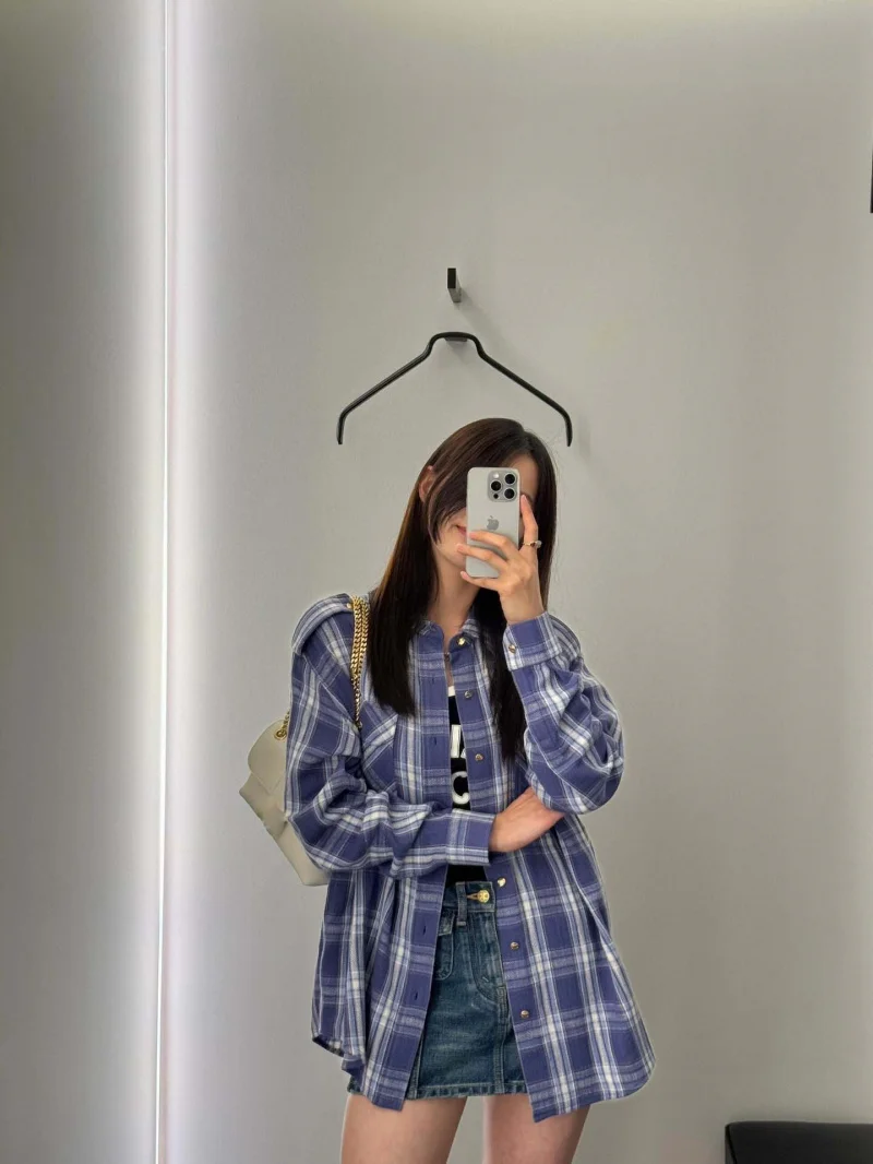 College style women\'s shirt, fashionable loose casual contrasting stripes, checkered shoulder button pocket shirt, base shirt