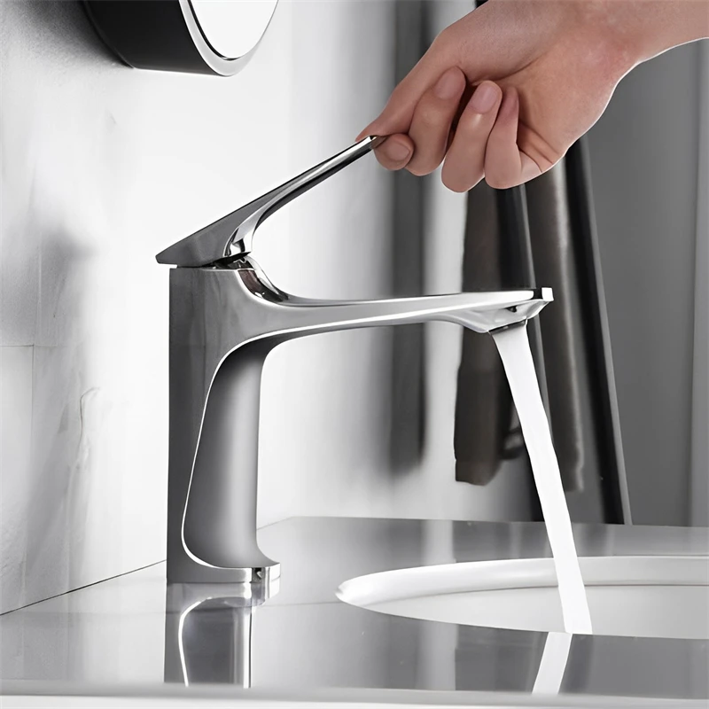 Messing kern moderne badkamer wastafel kraan enkele handgreep badrandcombinaties wastafel waterkraan warme en koude mixer