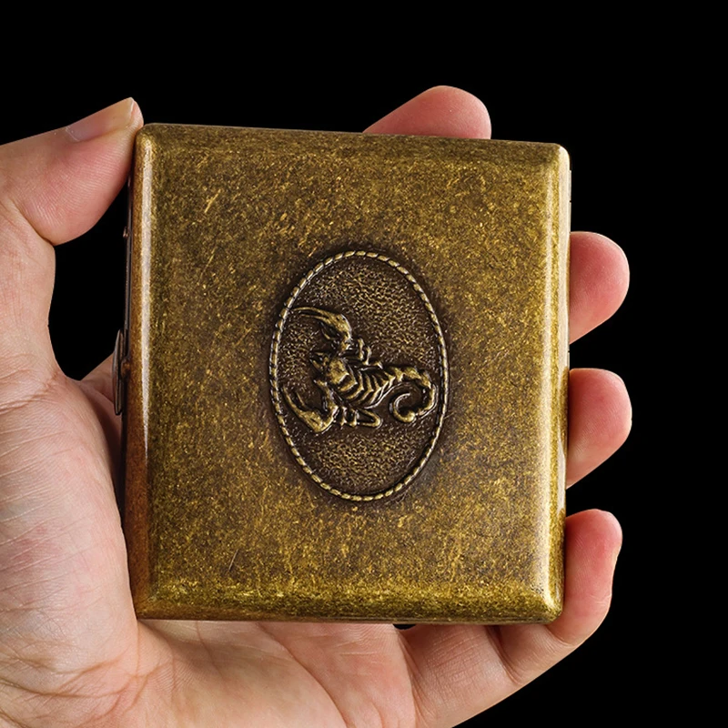 

Портсигар с узором скорпиона для 20 сигарет, коробка для дыма, ретро, ручная резьба, чехол для сигарет, держатель, инструменты для курения, подарки