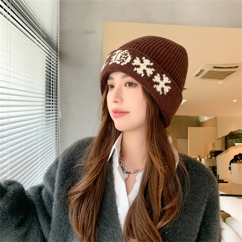 Winter Wool Cap Japanese Big Head Knitted Hat Women\'s Snowflake Jacquard Casual  Skullies Beanie Cap Loose Windproof Ski Hat