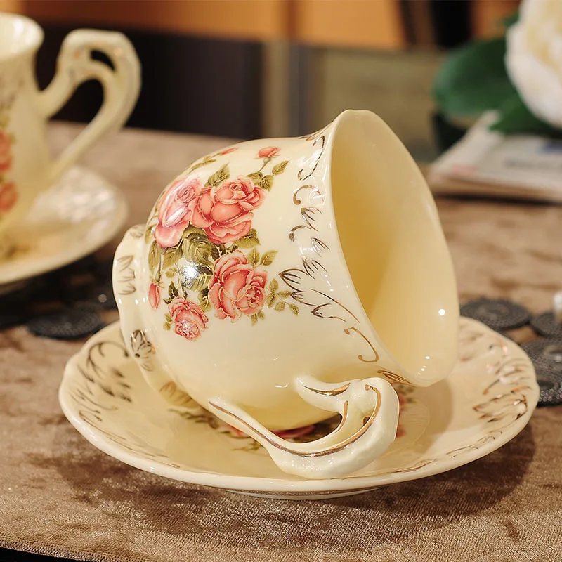 European Ceramic Coffee Cup Luxury Rose Flower Handmade Mug Cup Lvory Porcelain Tea/Water Cup Home Living Room Table Decoration