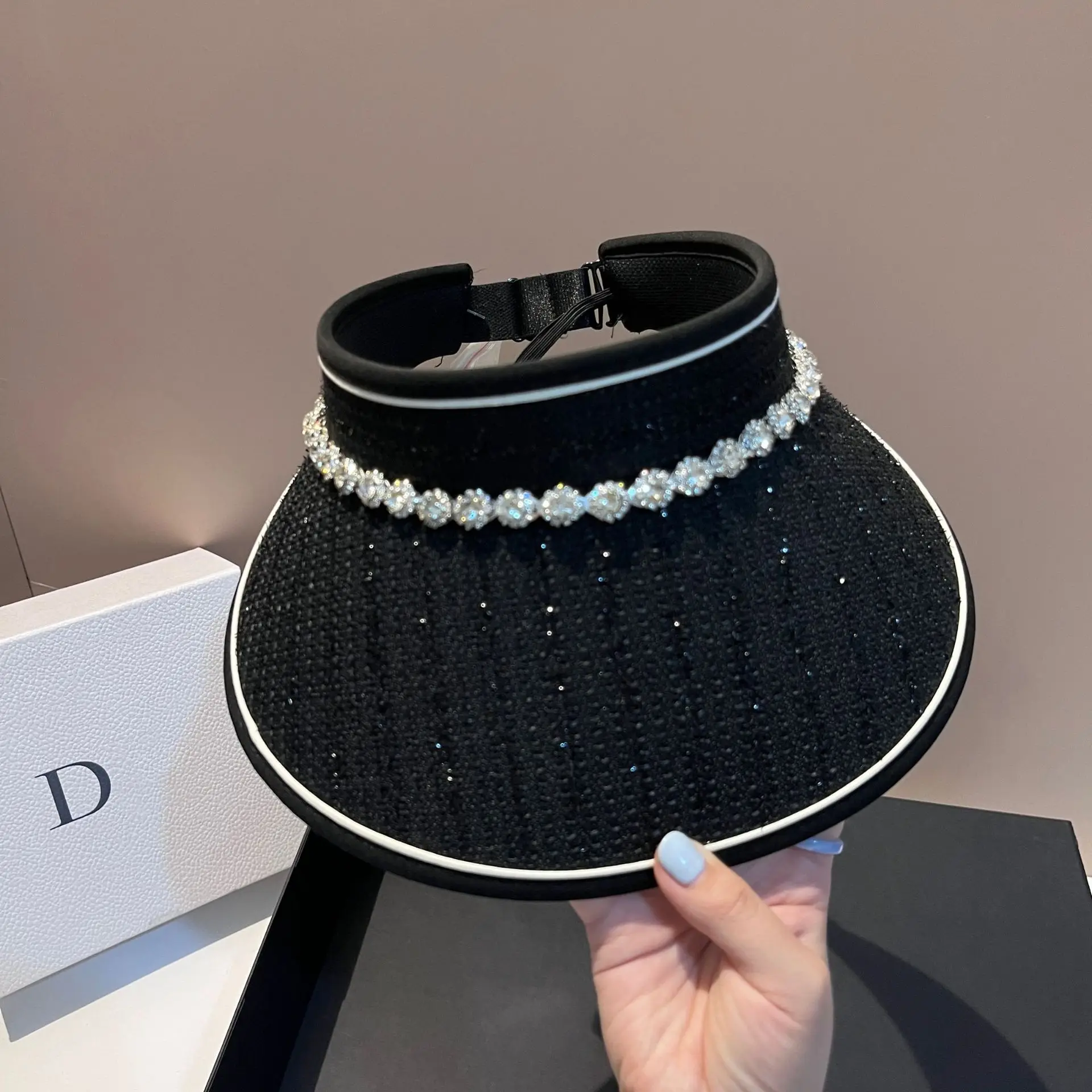 

New!High-Quality French Small Fragrance Light Luxury Sun Hat for Women Rhinestone Bright Silk Eaves,Empty Top Perfect ForOutdoor