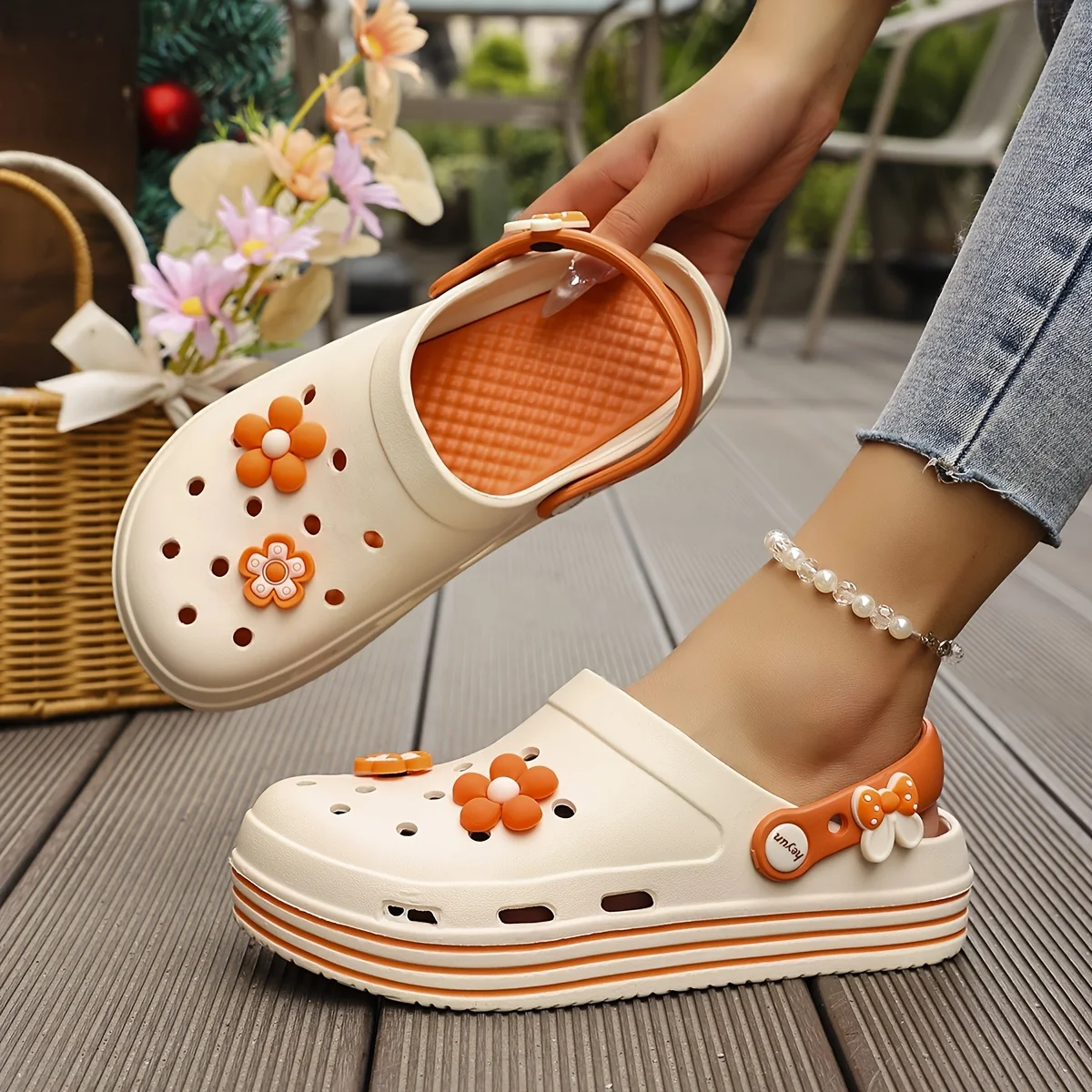 Women Summer EVA Clogs Thick Platform Sandals Closed Toe Anti Slip Flower Slides Outdoor Beach Garden Comfort Cute cloud Slipper view 3
