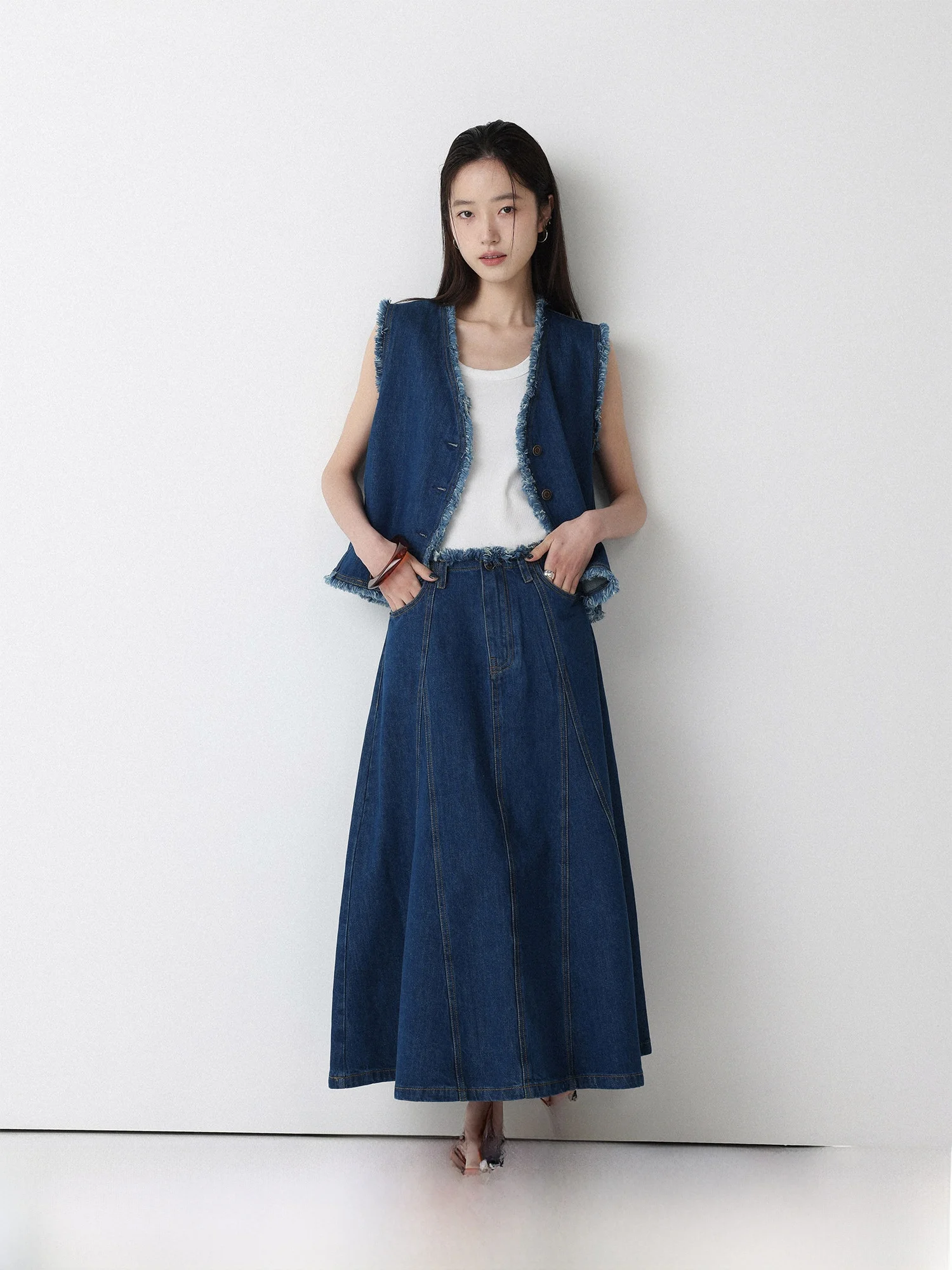 

LowCalorie 'Mojie Hai Tingsheng' Denim Halter Neck Dress And Fish Tail Skirt Set Women's Fashion Spring Season