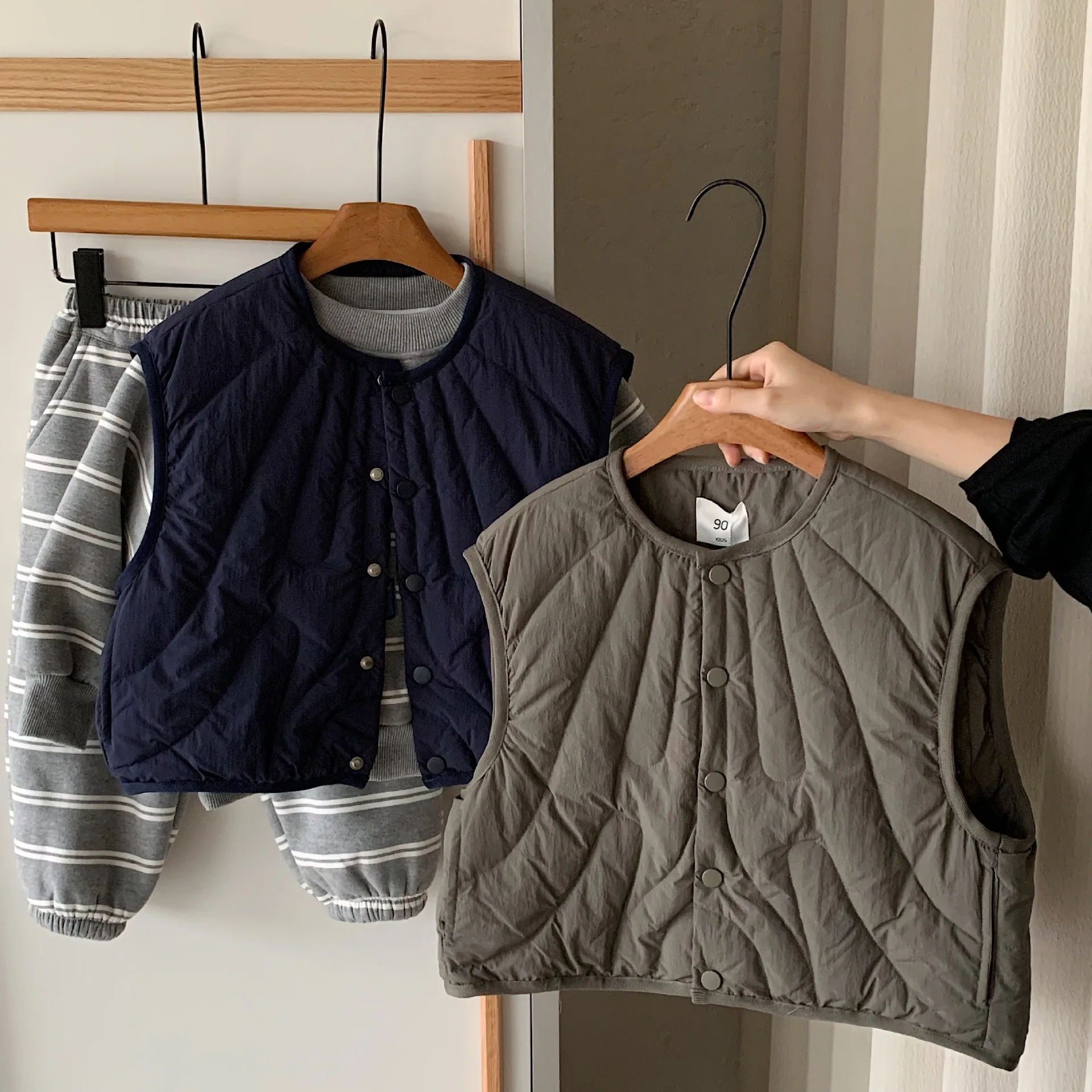 

UNITIM Children 3-8Y Boys Vest Thicken Warm Kids Baby Boys Down Jacket Solid 90% White Duck Toddler Boys Down Coat Parkas