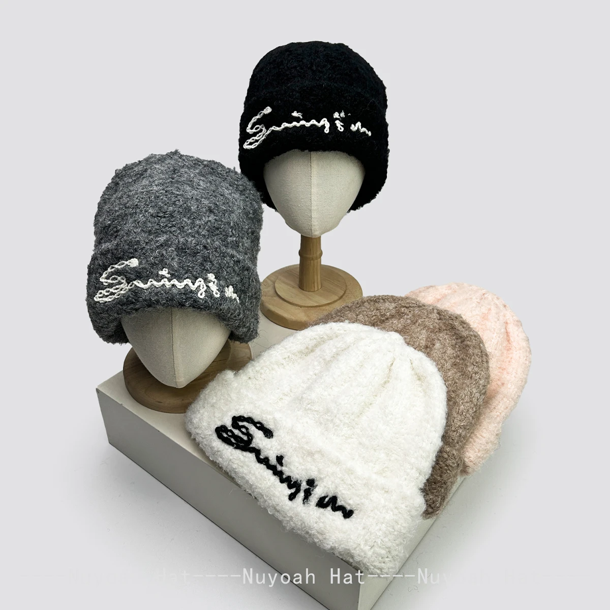 

New Men Women Niche Letter Embroidery Wool Knitted Hats Warm Outdoor Fashion Retro Beanies Casual Versatile Design Style ins