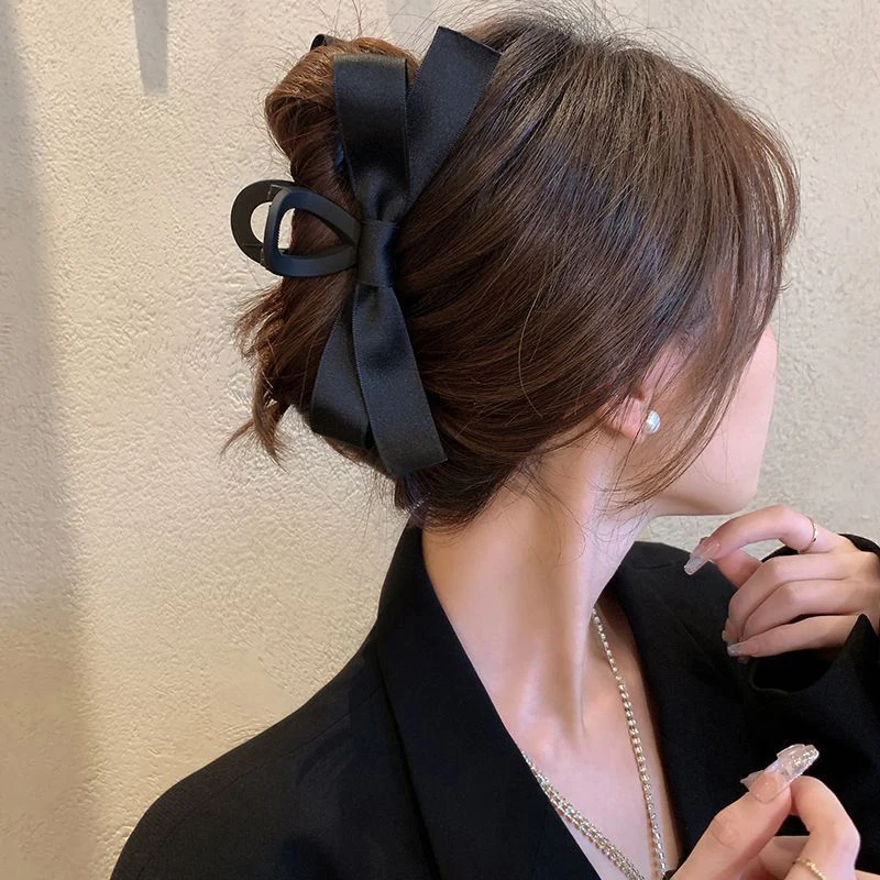 New Korean retro velvet bow large hair catch sweet girl headdress behind the head black hairpin shark clip
