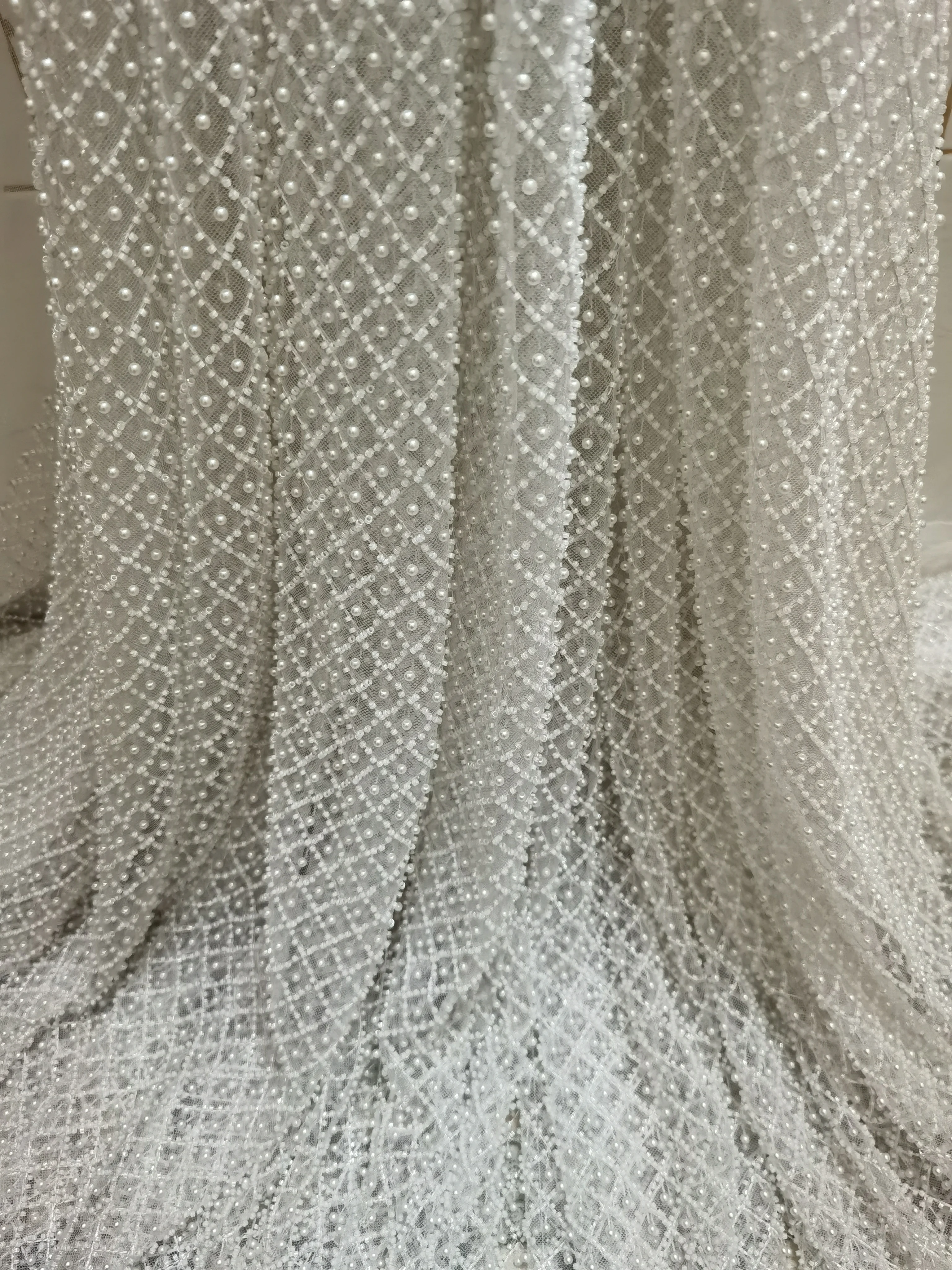 High Quality White Color Heavy Material French Nigerian Shinny Sequins Beads Lace Fabric Embroidered Lady Show or Party Dress