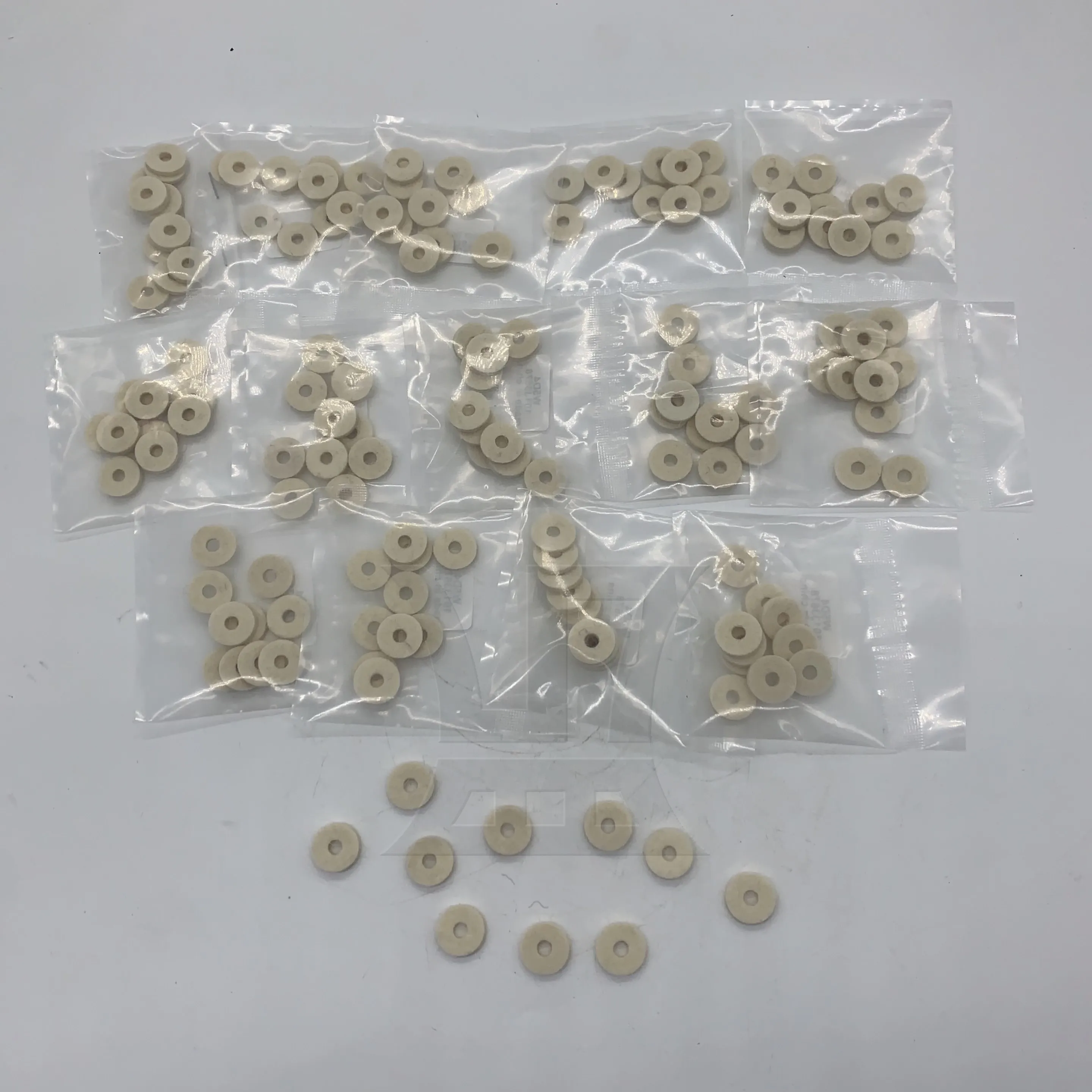 

Yibuy 150 шт. подушечки для клапанов трубы, фетровые шайбы для нижнего трубного инструмента B