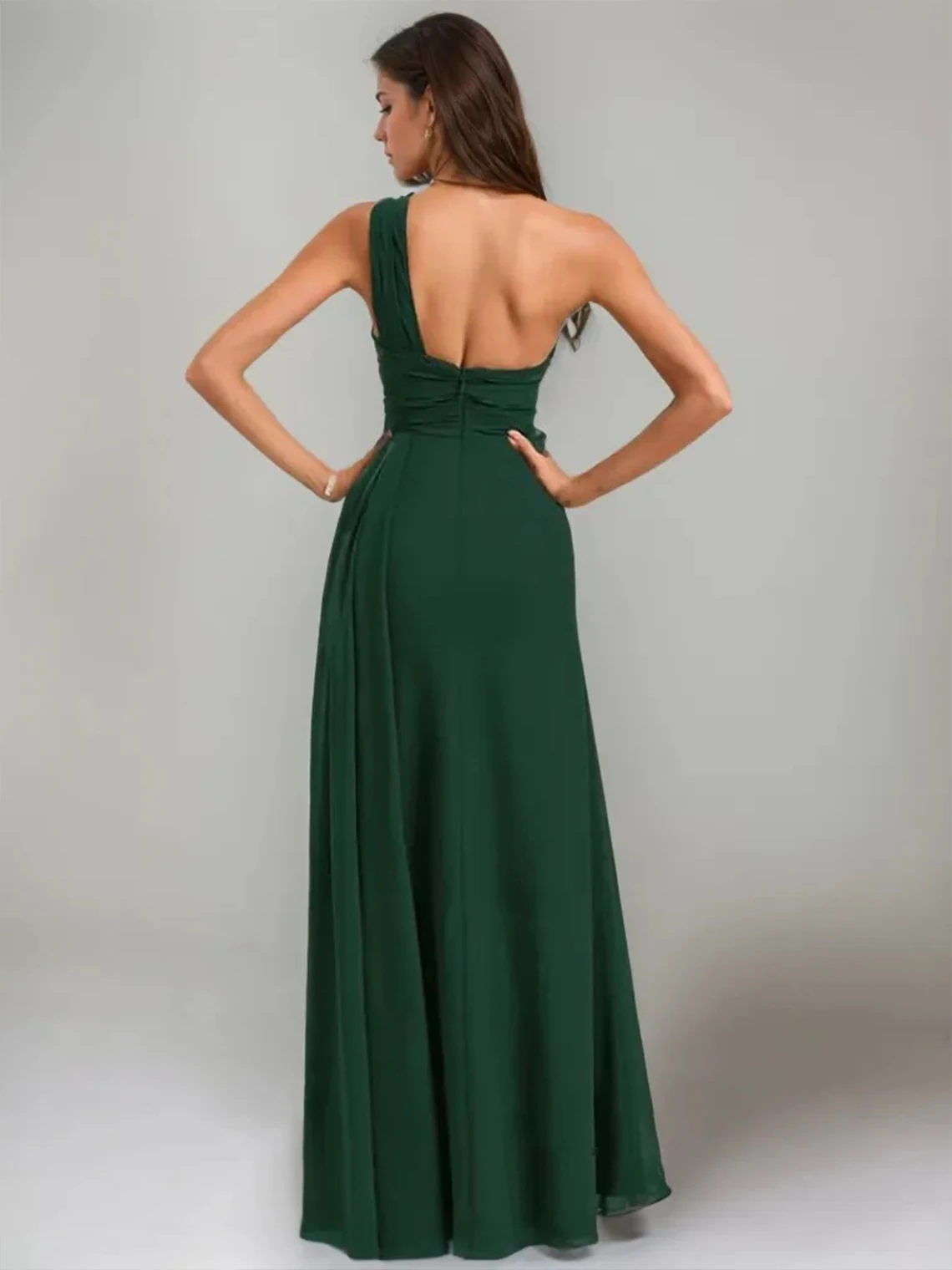 Elegant A-Line กึ่งทางการชุดหนึ่งไหล่ความยาวพื้นชีฟอง Ruched แขนสั้นชุดเจ้าสาวงานแต่งงาน 2025 ฟรีที่กําหนดเอง