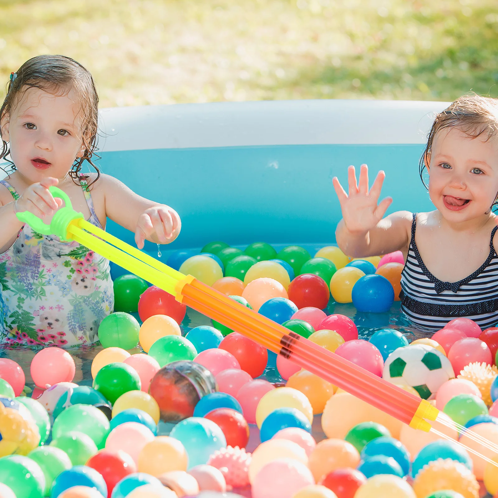 1 szt. Dziecięca pistoletka na wodę z wysuwaną dyszą, wykonana z wysokiej jakości materiału PP, idealna na letnie przyjęcia przy basenie i zabawy na świeżym powietrzu dla dzieci.