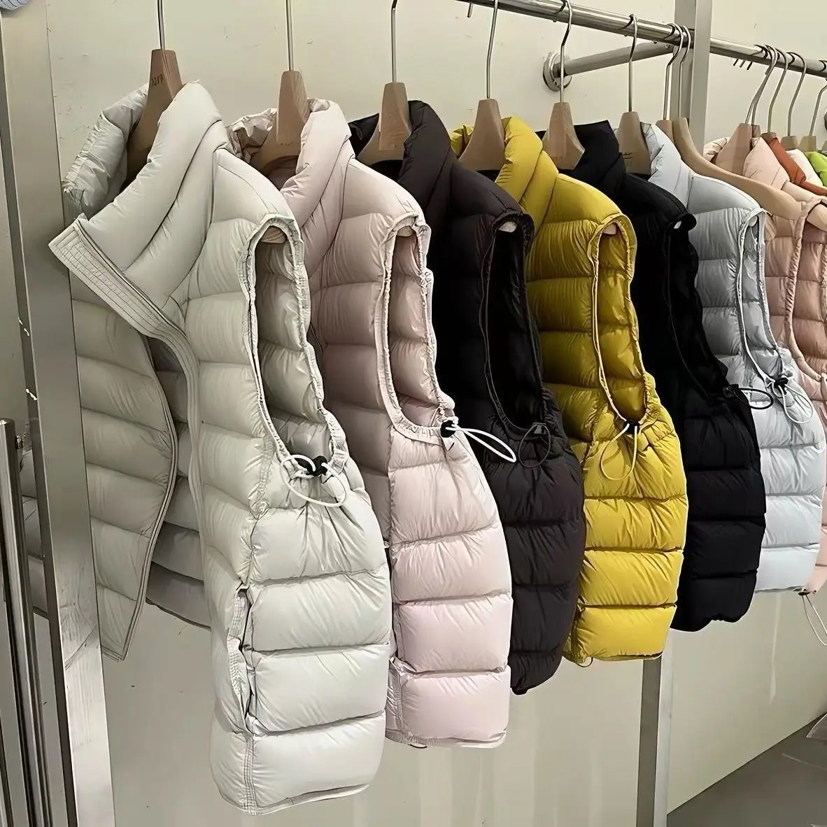 Light Warm Cotton Vest Coat Women's Parkas Autumn Winter 2027 New Thin Sleeveless Jacket Little Outdoor Waistcoat Outwear Female