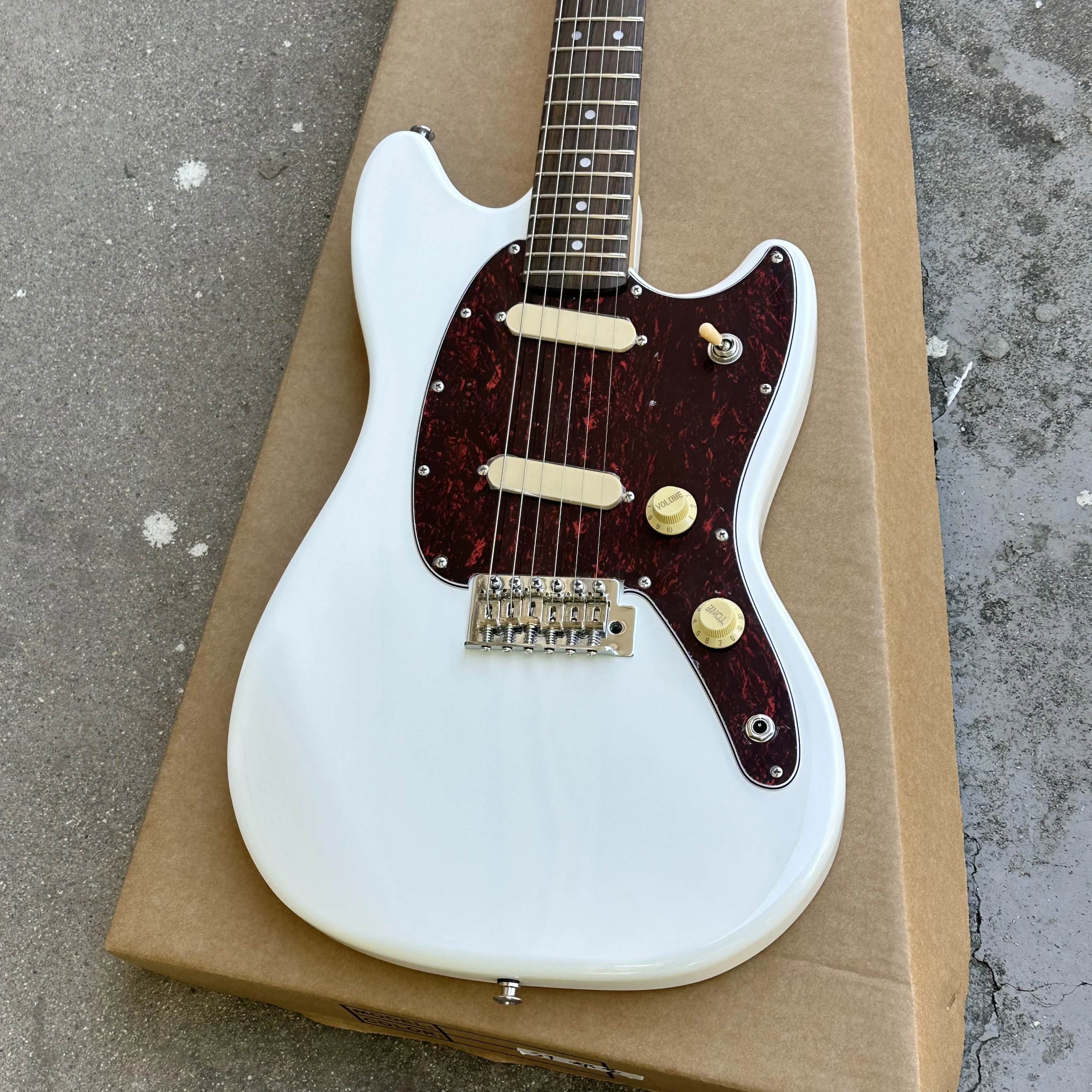 Thumbnail 3 - #15 Cheap Electric Guitars Worth Buying