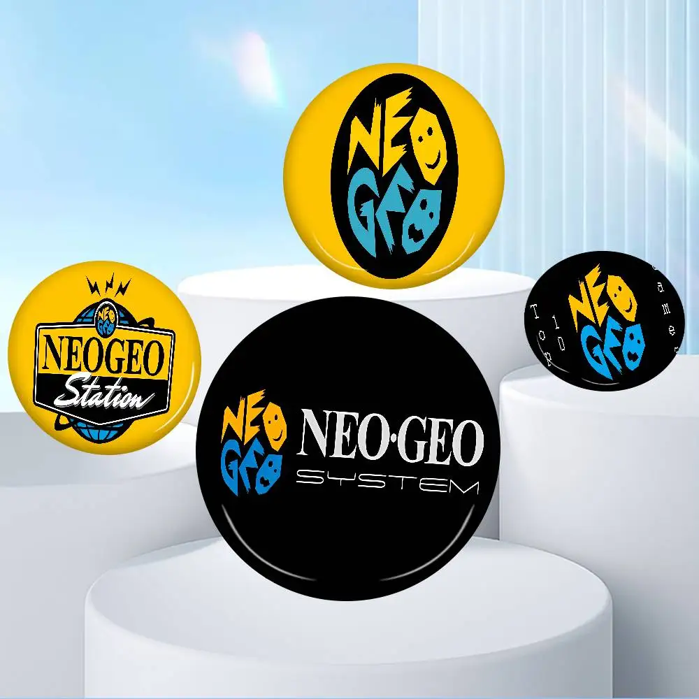 S-SNK N-Neogeo Neo Geo Creative Pins Funny Round Snap-in Brooch Badge Backpack Hat Accessories Jewelry Gifts for Friend