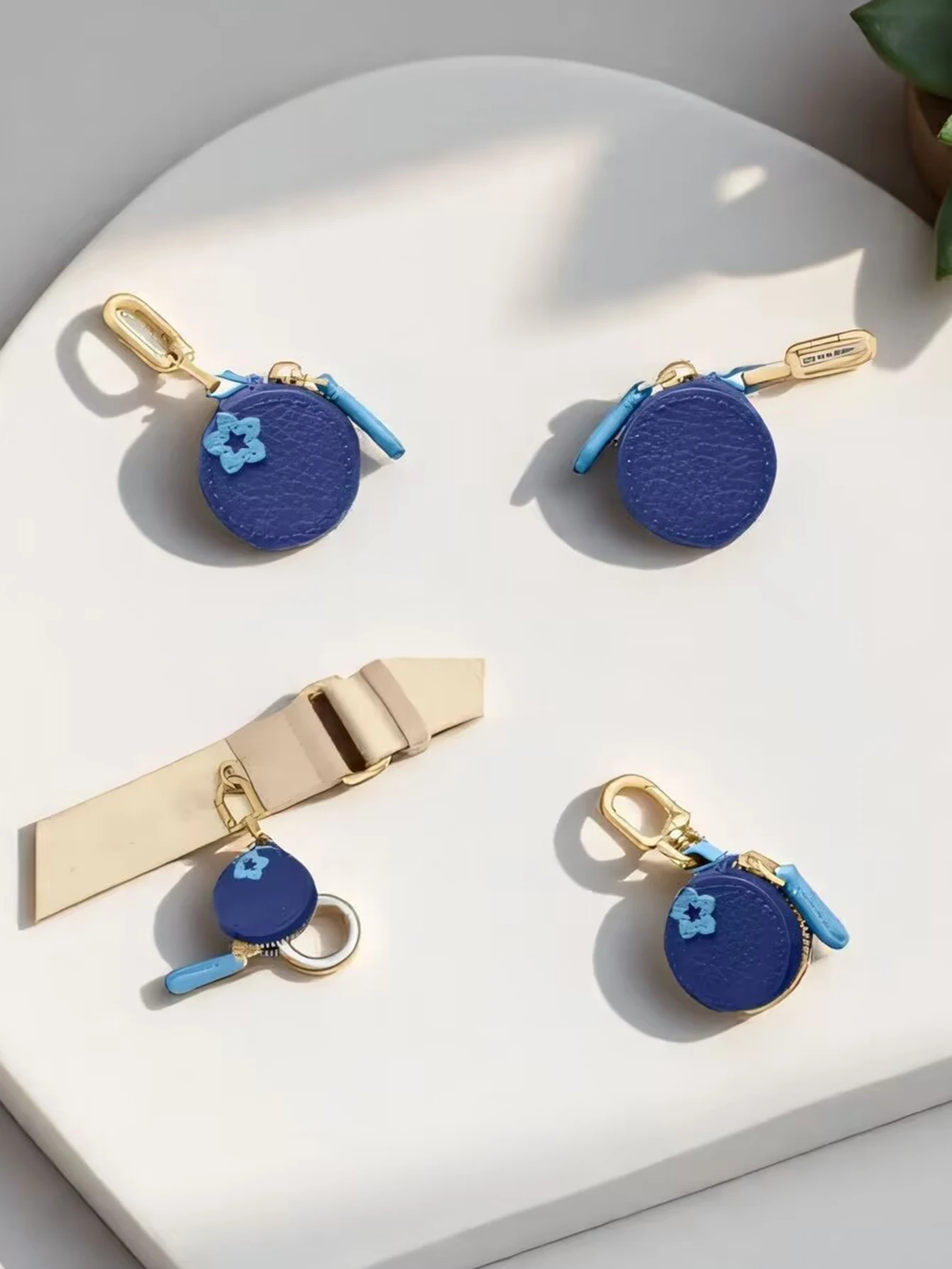 Mehrteiliges Set - Mini Niedlicher Blaubeer-Frucht-Anhänger Geldbörse Schlüsselanhänger Modischer PU-Leder-Anhänger Kleine Tasche Geschenk für Frauen – Detail 7