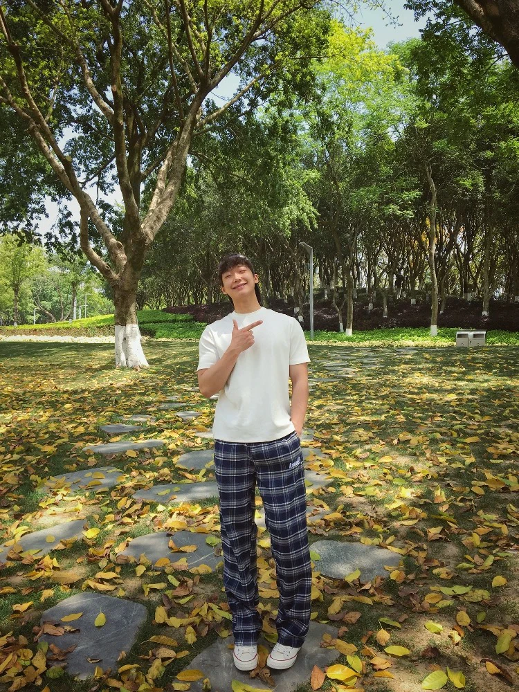 بنطلون كاجوال رجالي منقوش باللون الأزرق على الطراز الأمريكي واسع الساق لجميع المواسم، بنطلون يومي فضفاض مناسب للزوجين