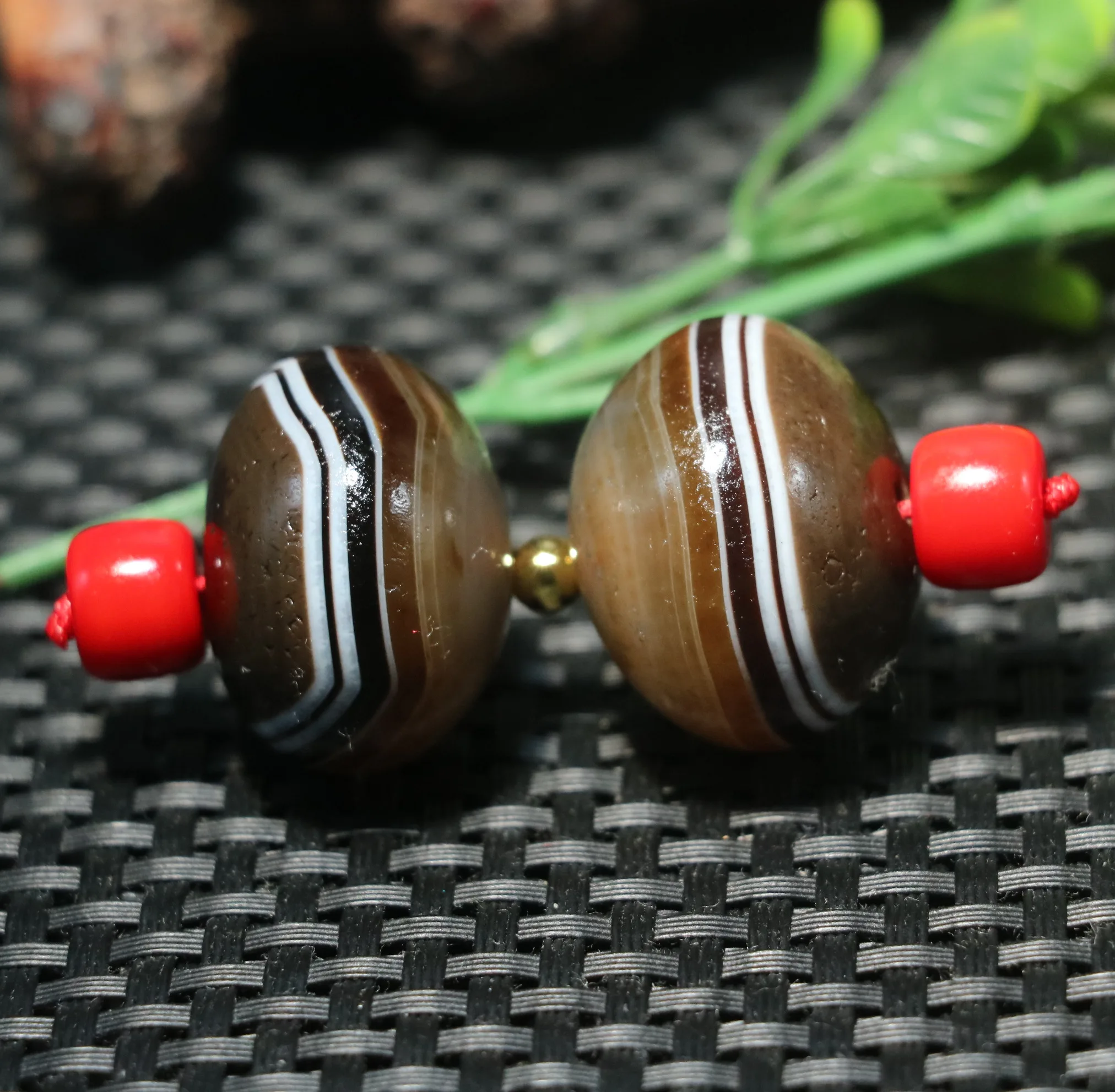 A Pair of Energy Tibetan Old Agate Natural Silkworm Lines Abacus Rich dzi Bead L  Talisman