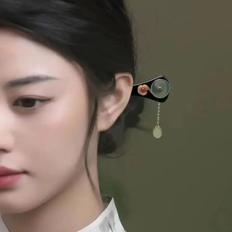 

Оригинальная заколка для волос Guofeng из сандалового дерева и нефрита, женская заколка в стиле ретро с цветком в виде ракушки, простая повседневная сковорода для волос, головной убор Cheongsam