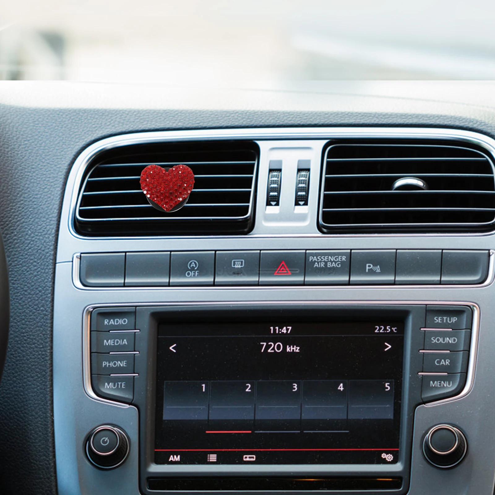 

2pcs Cute Car Vent Clip Aroma Diffuser Heart Air Freshener for Car Outlet Interior Decor Dashboard Accessories Women Gift